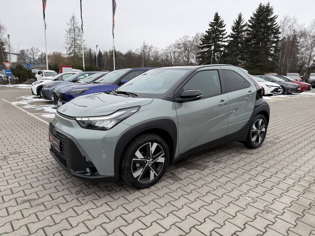 Toyota Aygo, 1.5 Hybrid MC26 Style Smart - fotka 3
