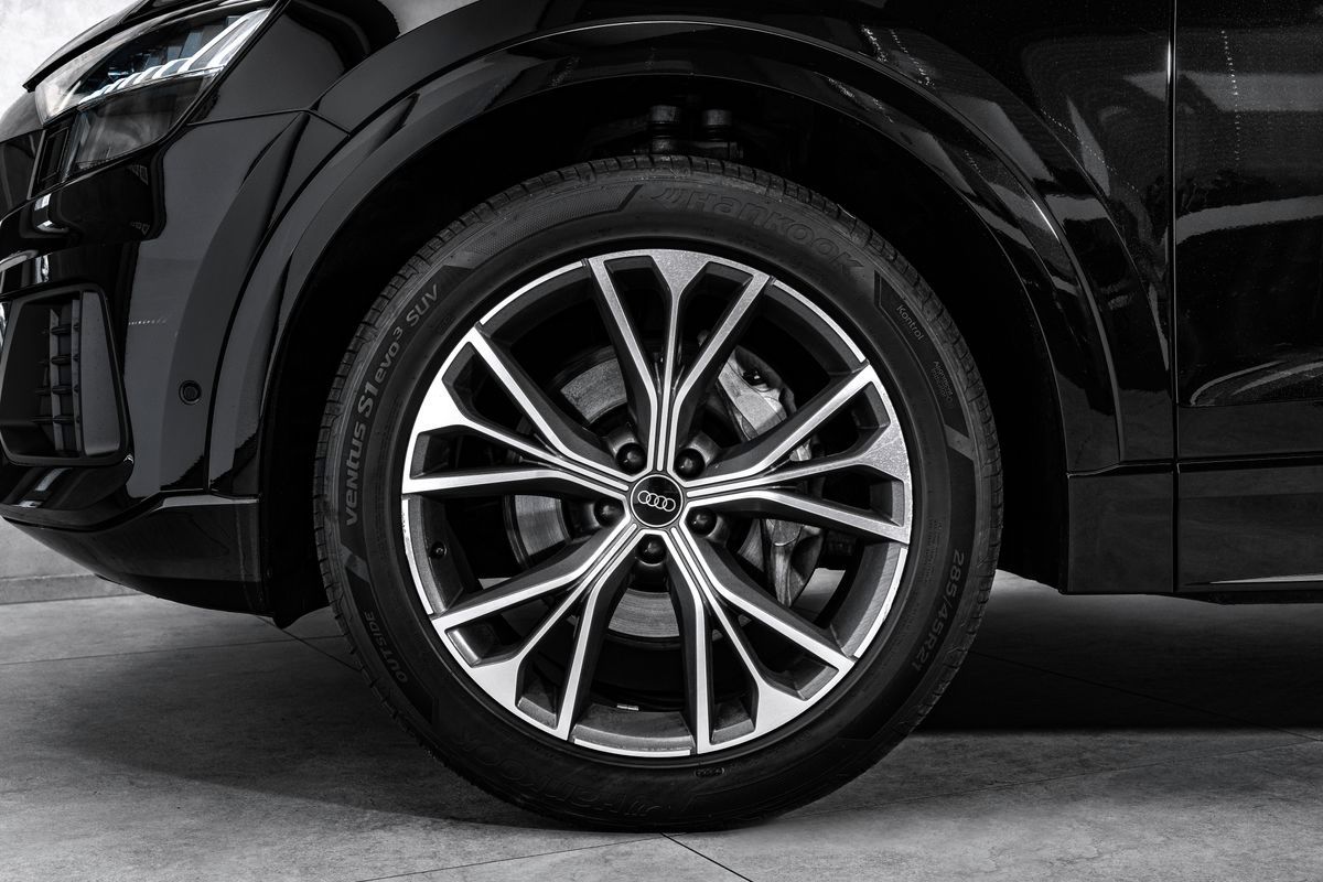Audi Q8 - fotka 2