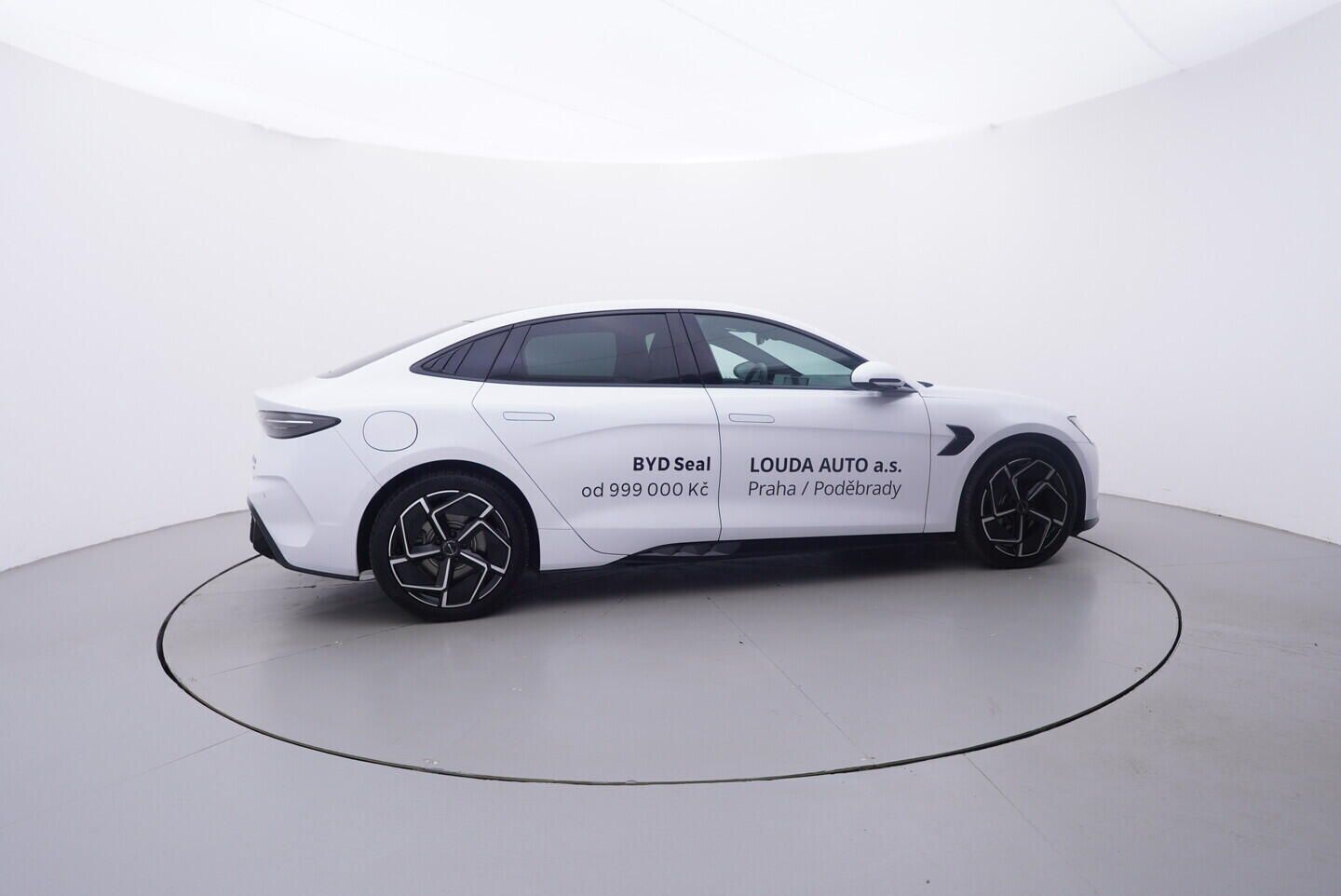 BYD Seal, Excellence AWD 82,5 kWh 390 kW - fotka 6