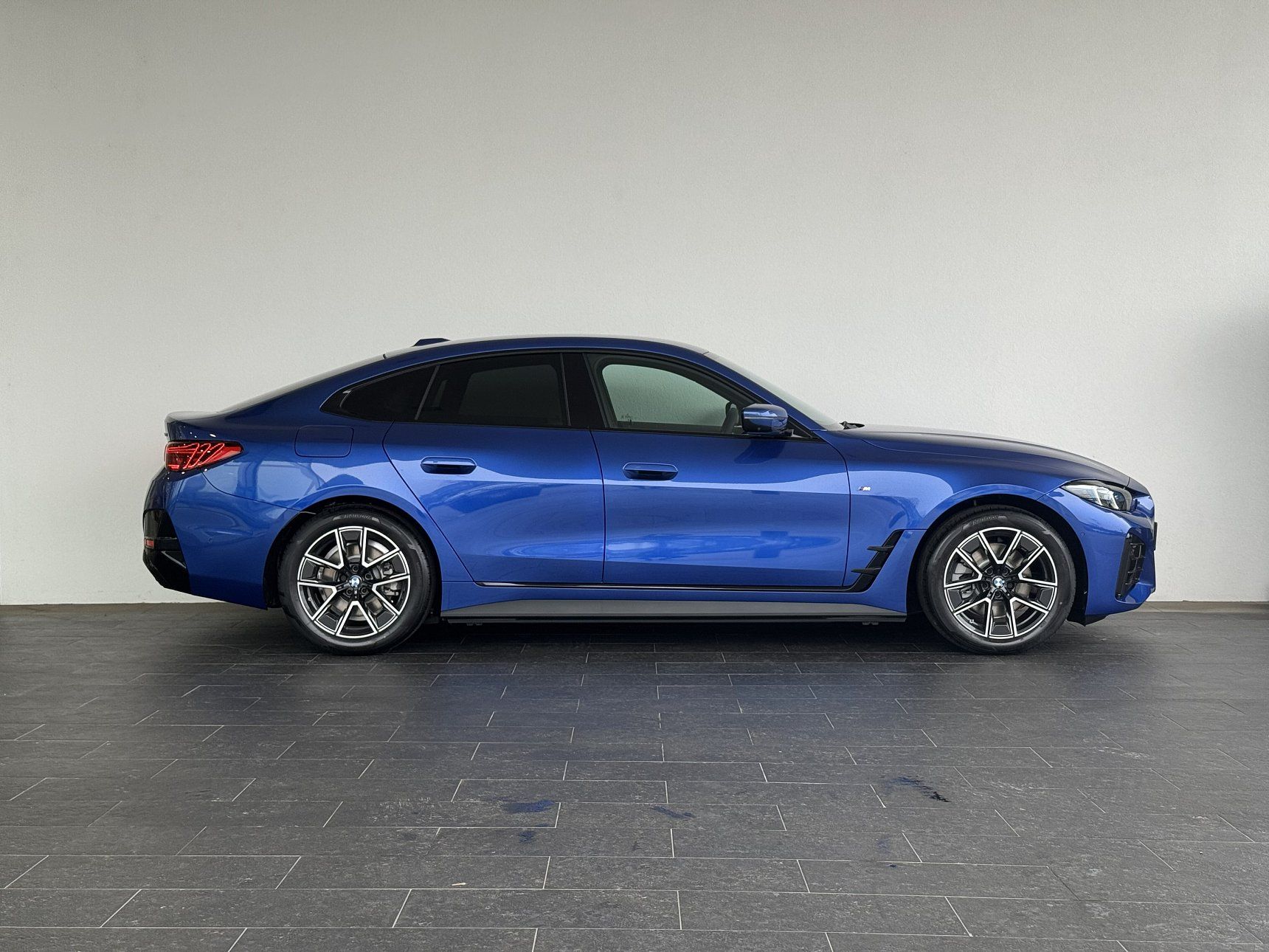 BMW i4 - fotka 3