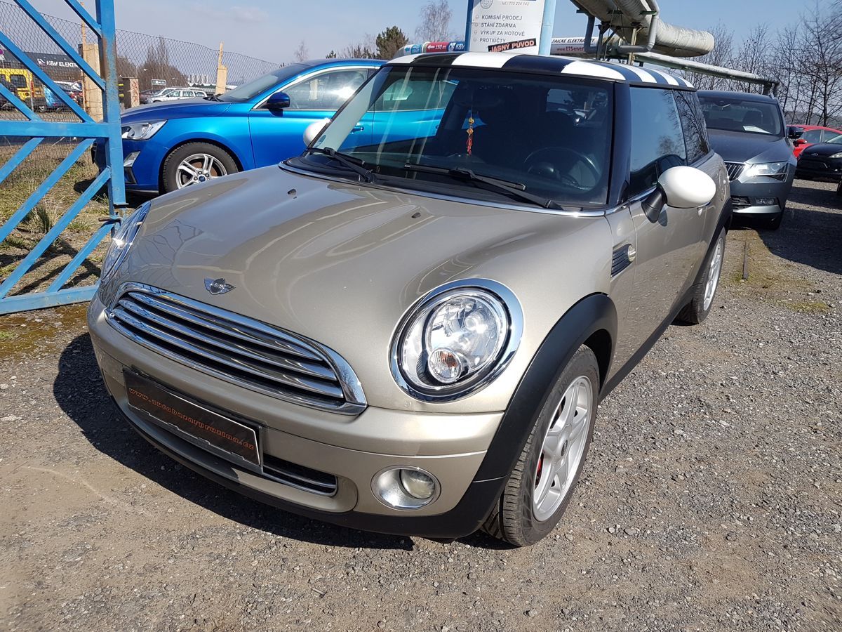 Mini Cooper, 1.6i 88KW 6RYCHLOSTÍ - fotka 3