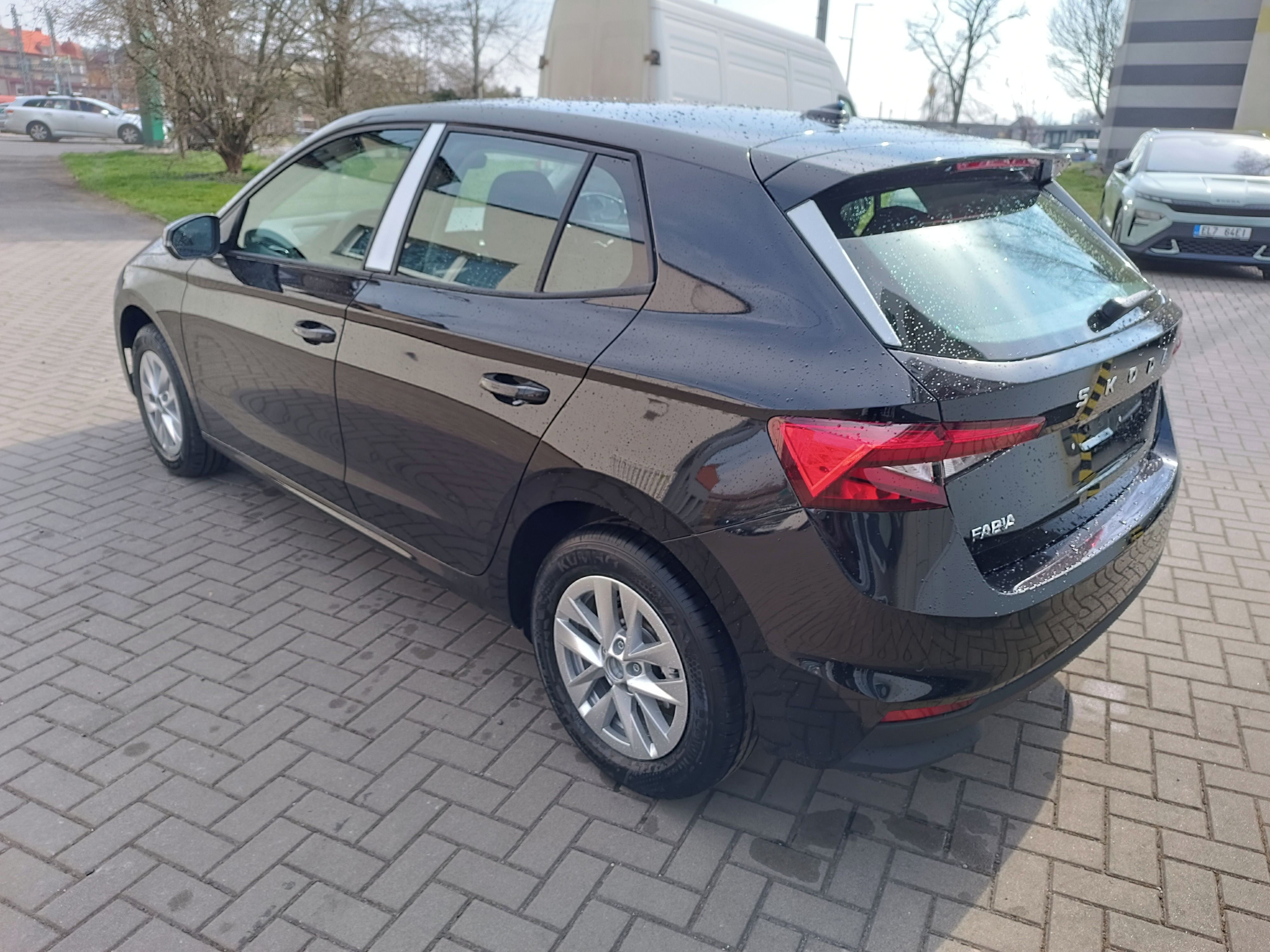 Škoda Fabia, Classic 1,0TSI 85kw 7st.DSG - fotka 4