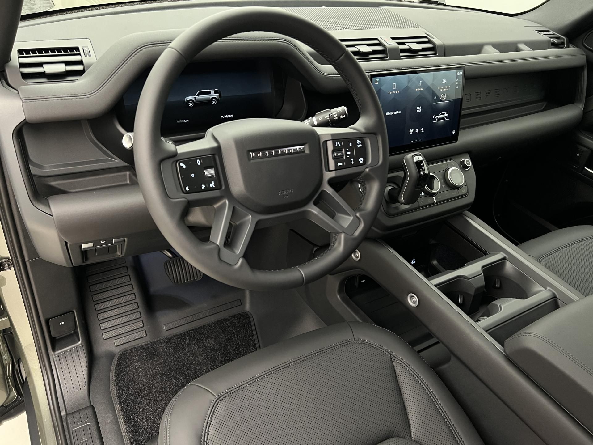 Land Rover Defender, 110 D250 X-DYNAMIC SE AWD AUT - fotka 4