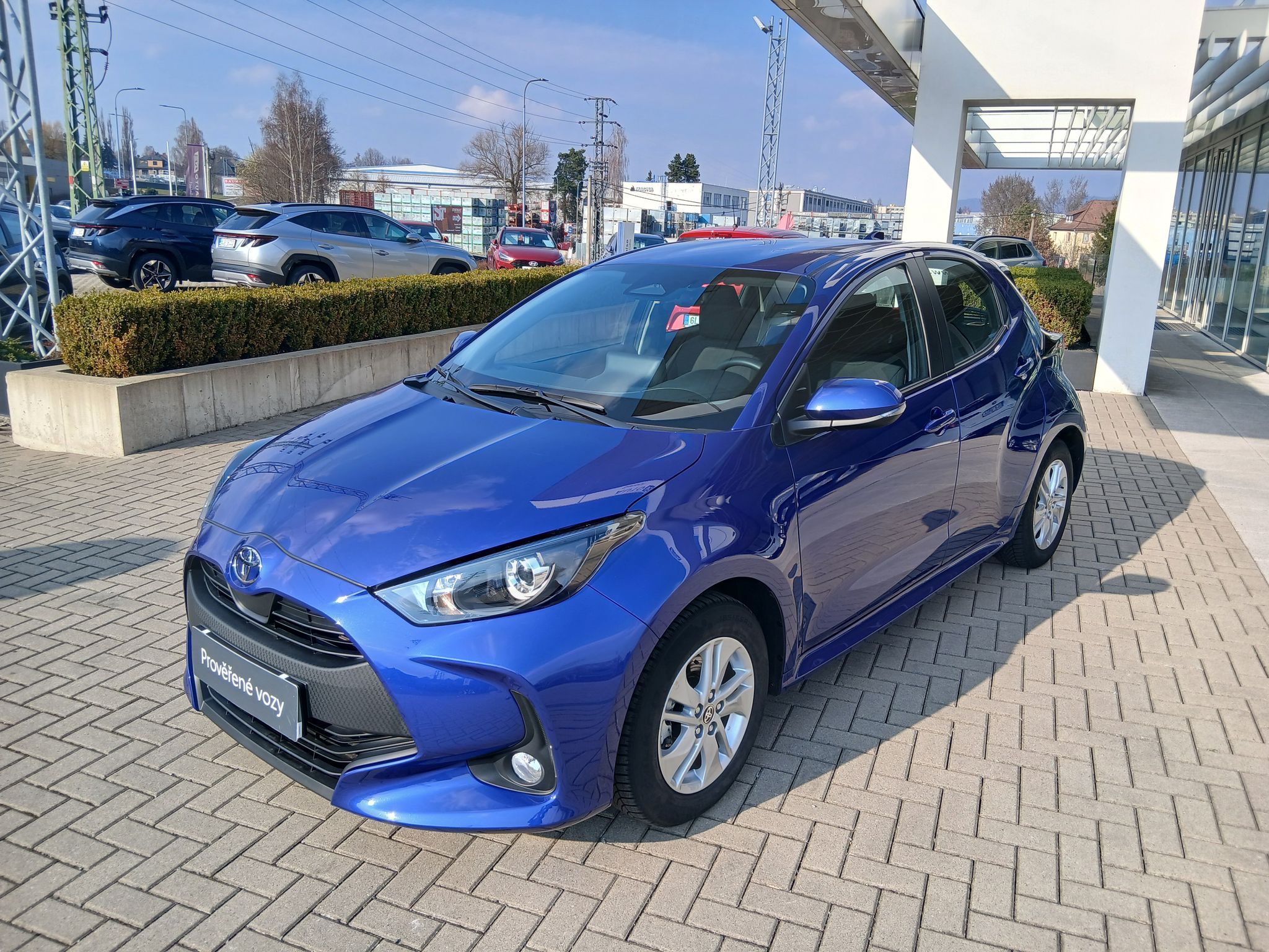 Toyota Yaris, 1.5 Hybrid e-CVT Comfort - fotka 2
