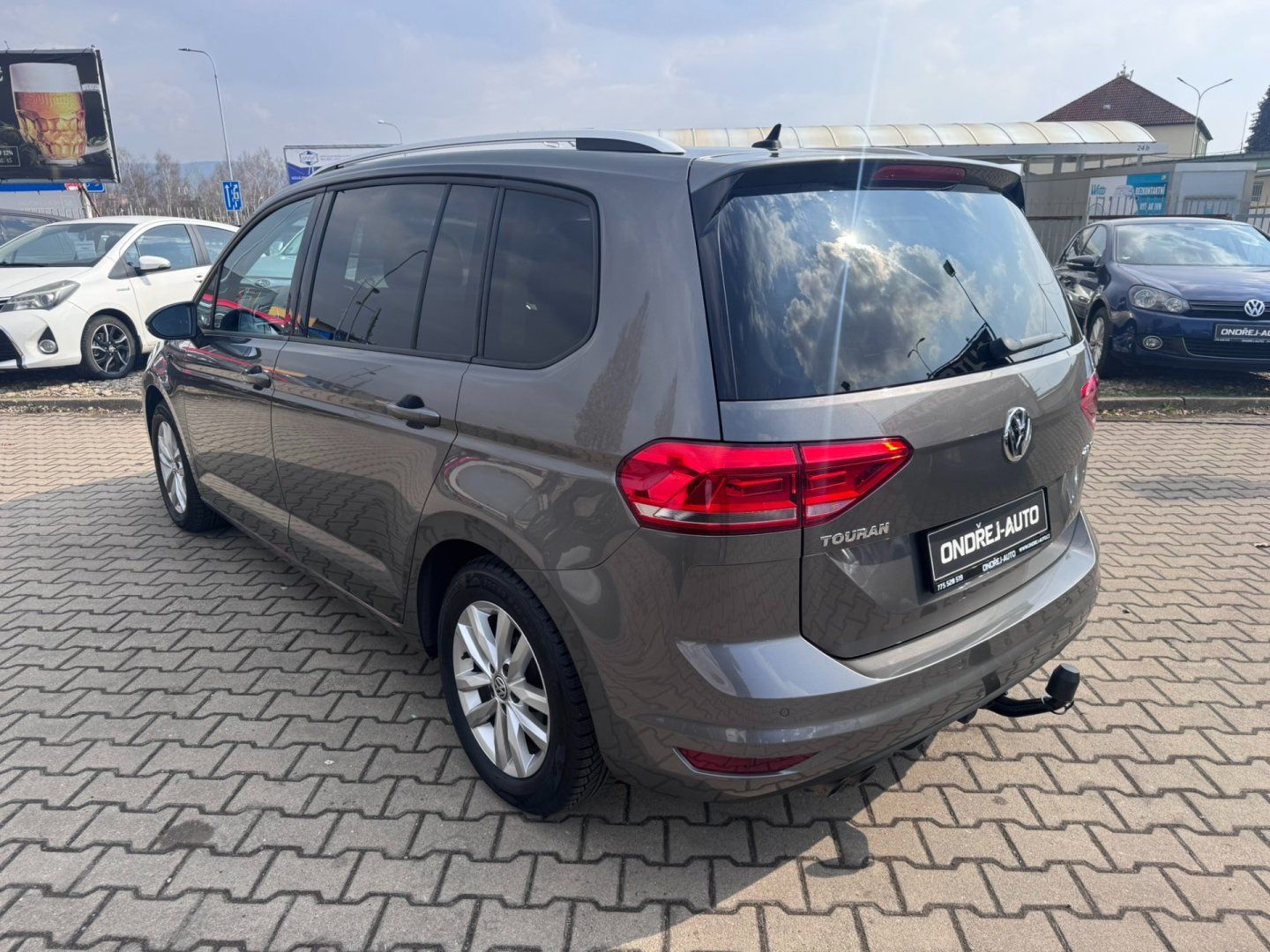 Volkswagen Touran, 7X 2,0 TDI 110 KW 2 MAJ TAŽNÉ - fotka 4