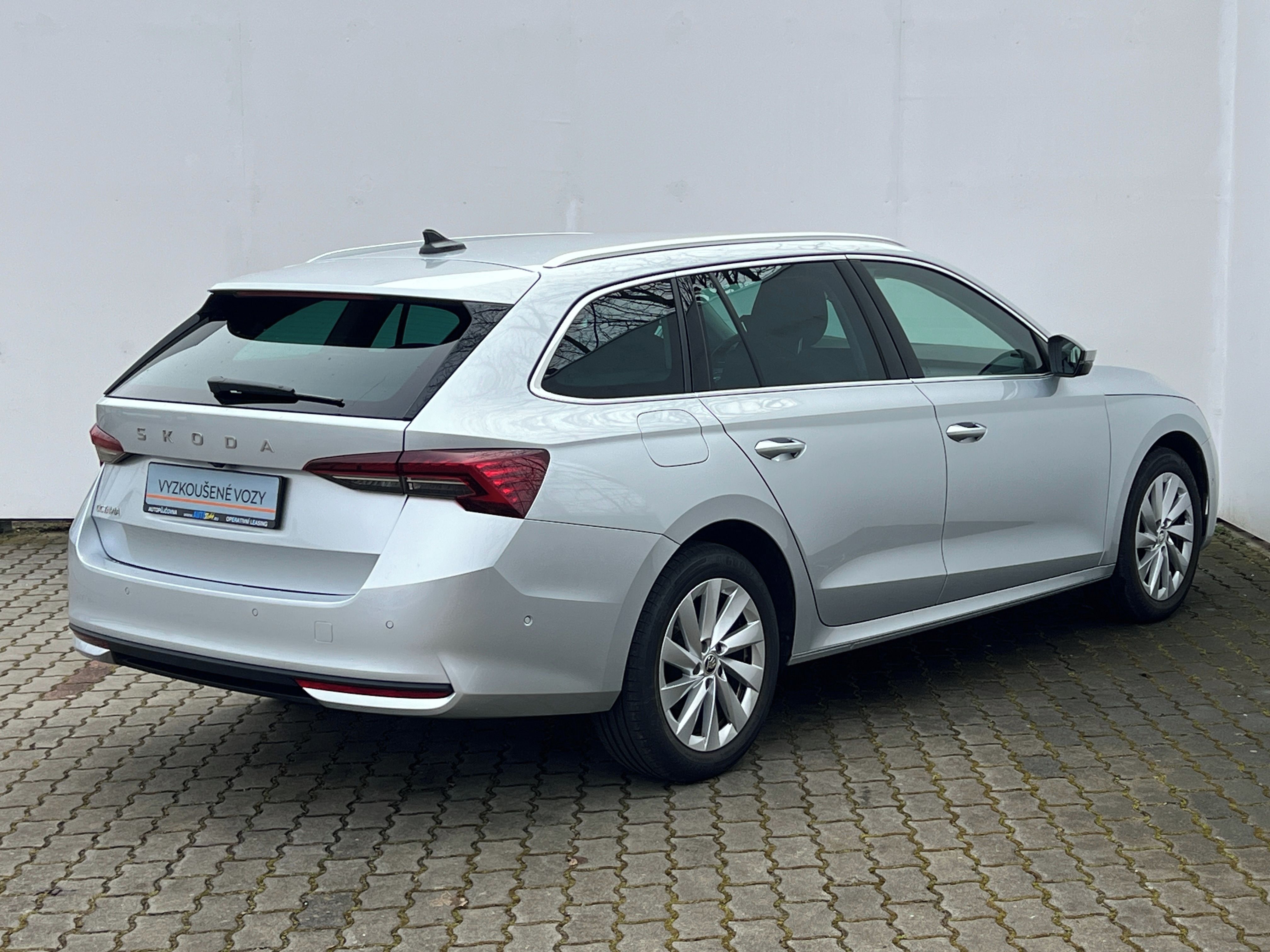 Škoda Octavia, 2,0 TDI / 110 kW Selection - fotka 5