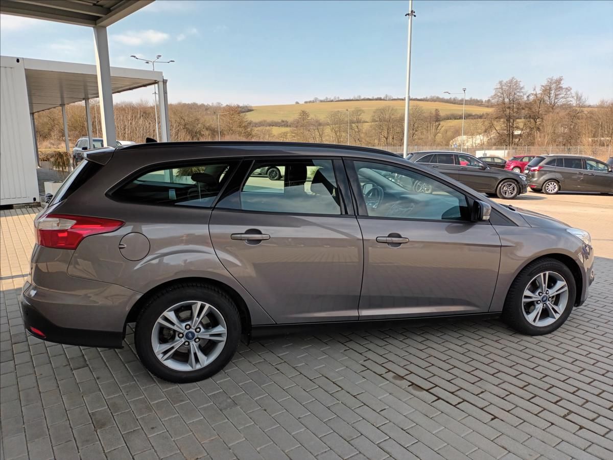 Ford Focus, 1,0 EcoBoost-92kW,KLIMA,PARKIN - fotka 4