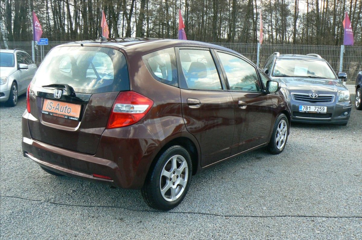 Honda Jazz, 1,4 TREND CVT-AUTOMAT - fotka 5