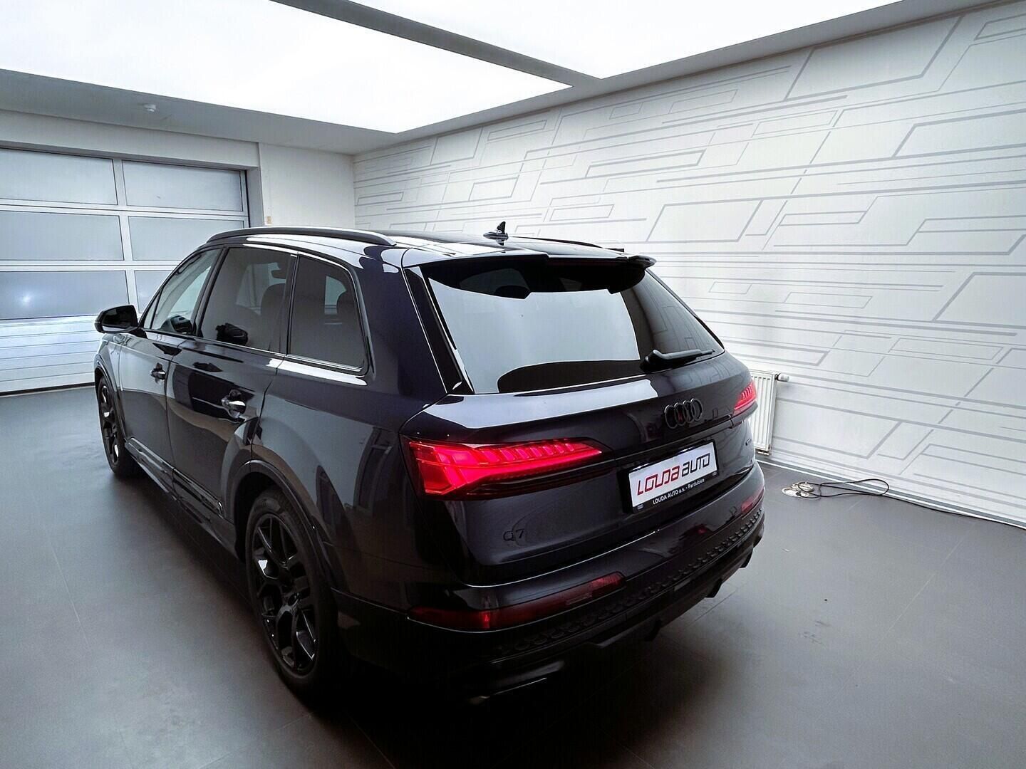 Audi Q7, SUV S line TDI quattro 210 kW - fotka 4