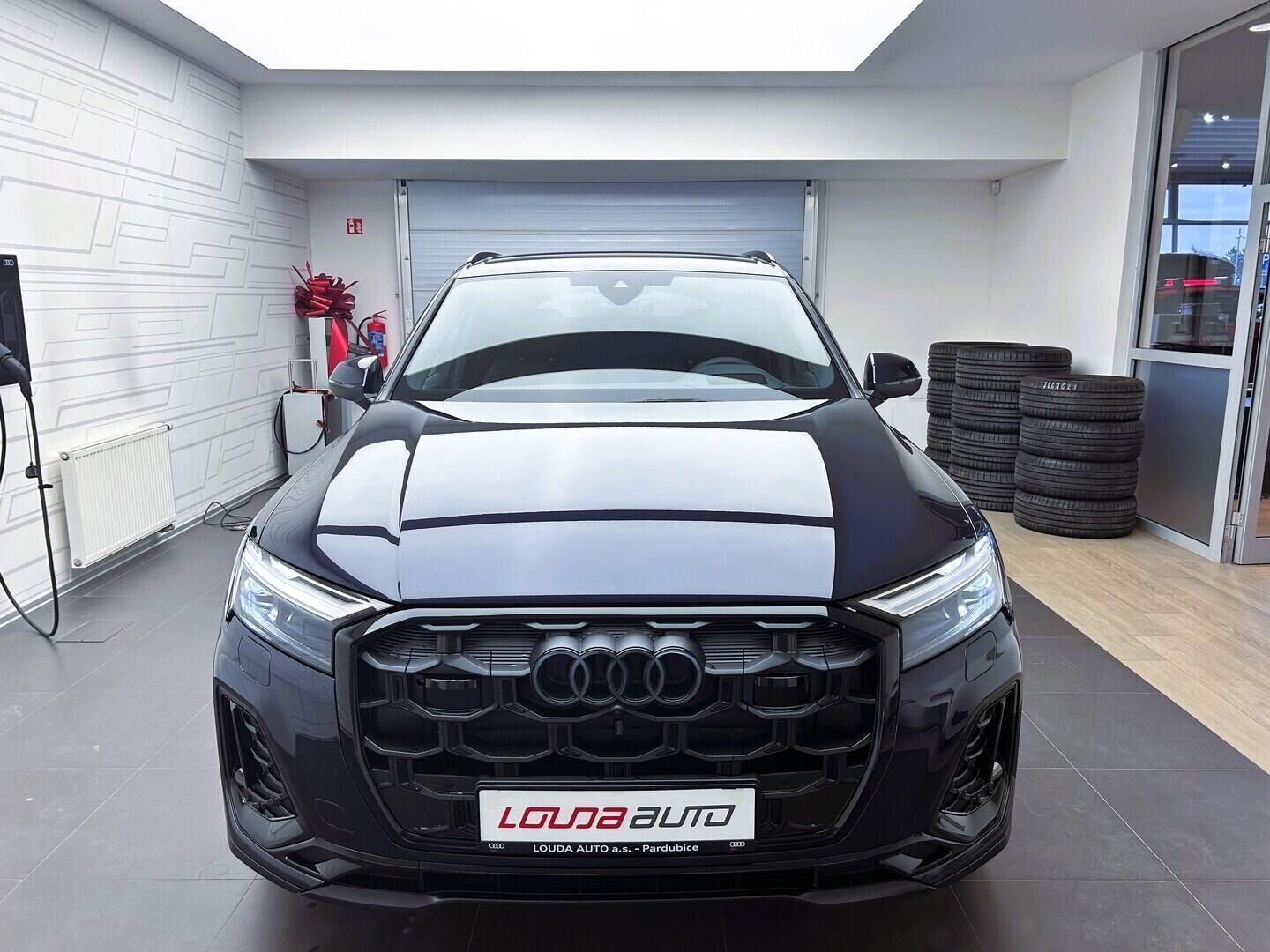 Audi Q7, SUV S line TDI quattro 210 kW - fotka 2