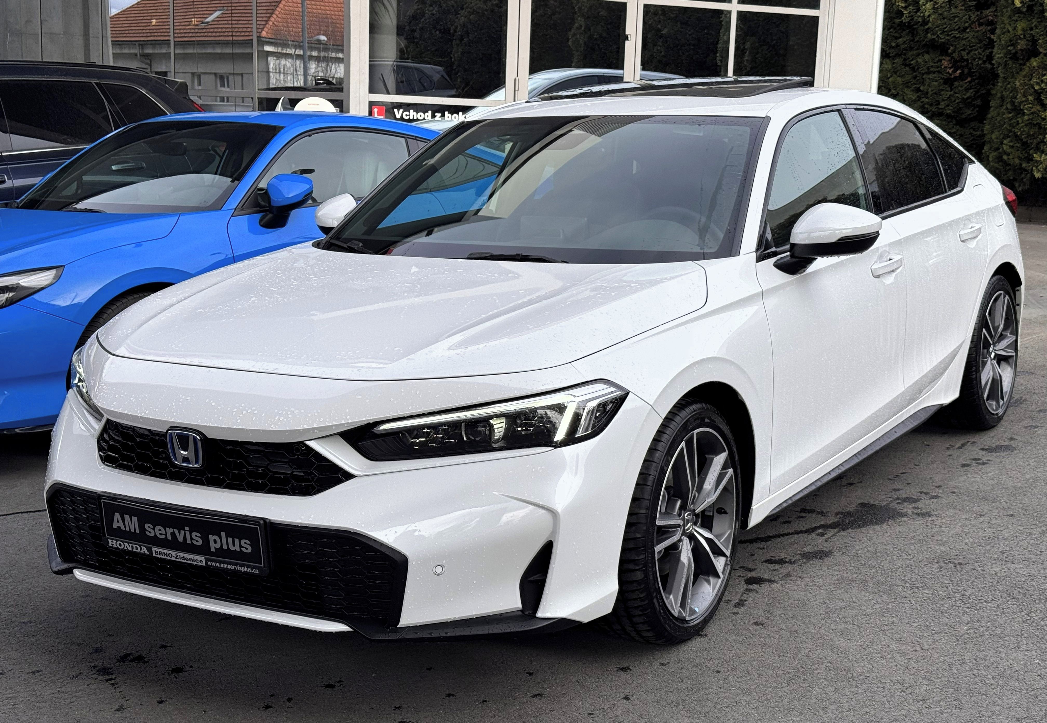 Honda Civic, 2.0e:HEV Advance - fotka 2