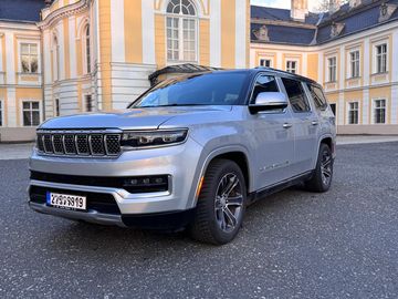 Jeep Grand Wagoneer 6.4 V8