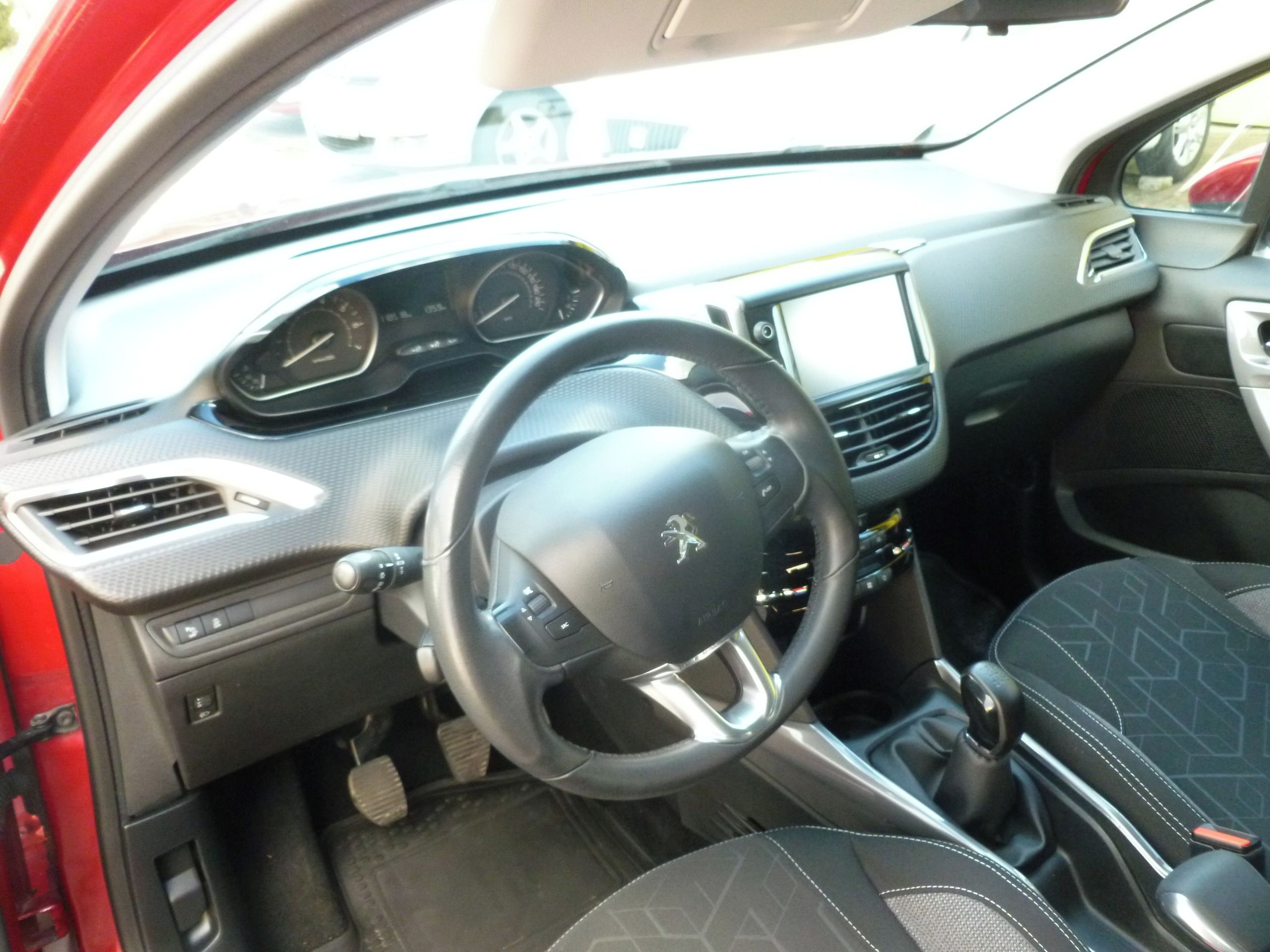 Peugeot 2008, 1.2 digi Klima - fotka 6