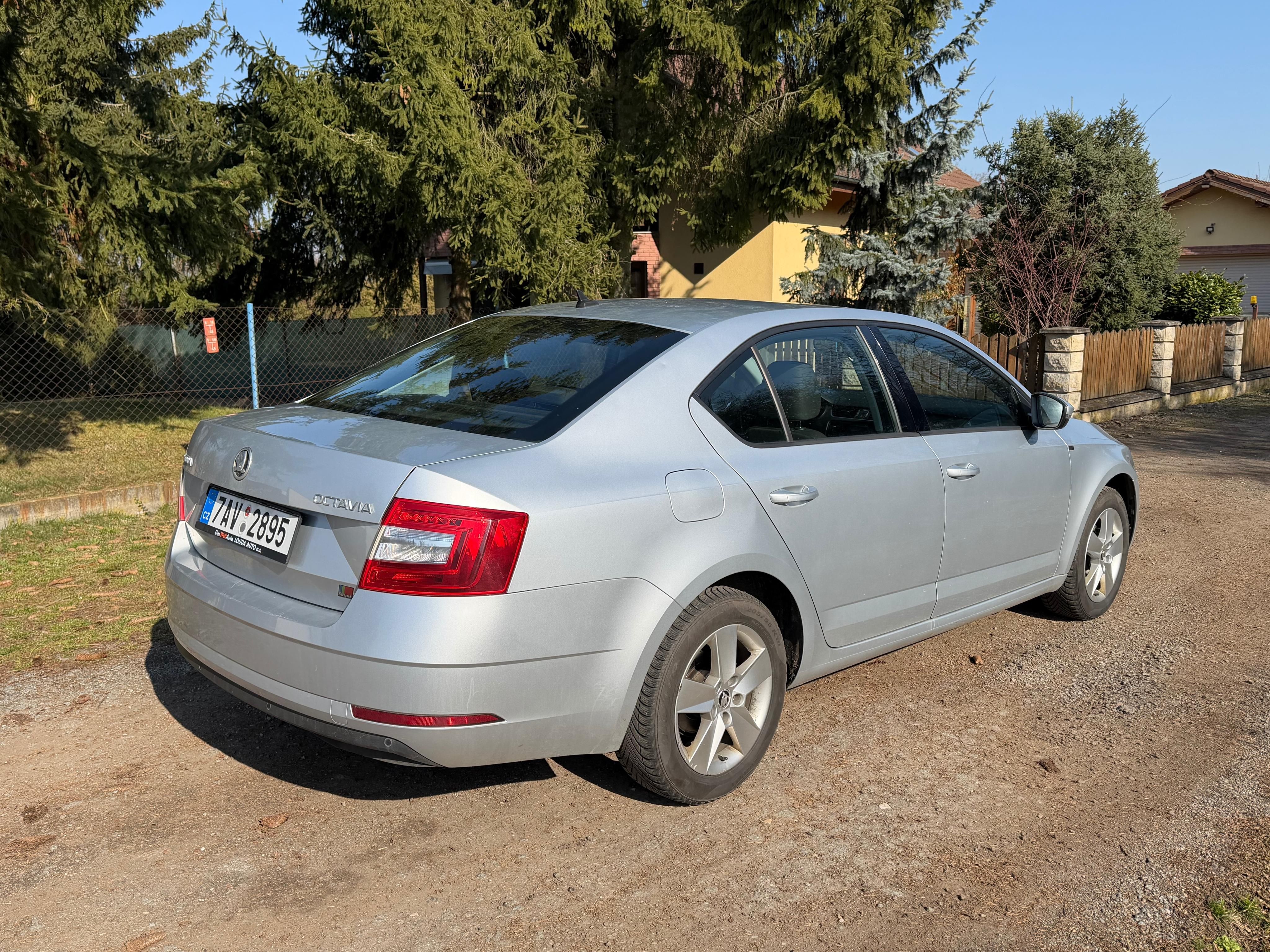 Škoda Octavia, 1,6TDI 85kw ,r.v 2019 - fotka 3