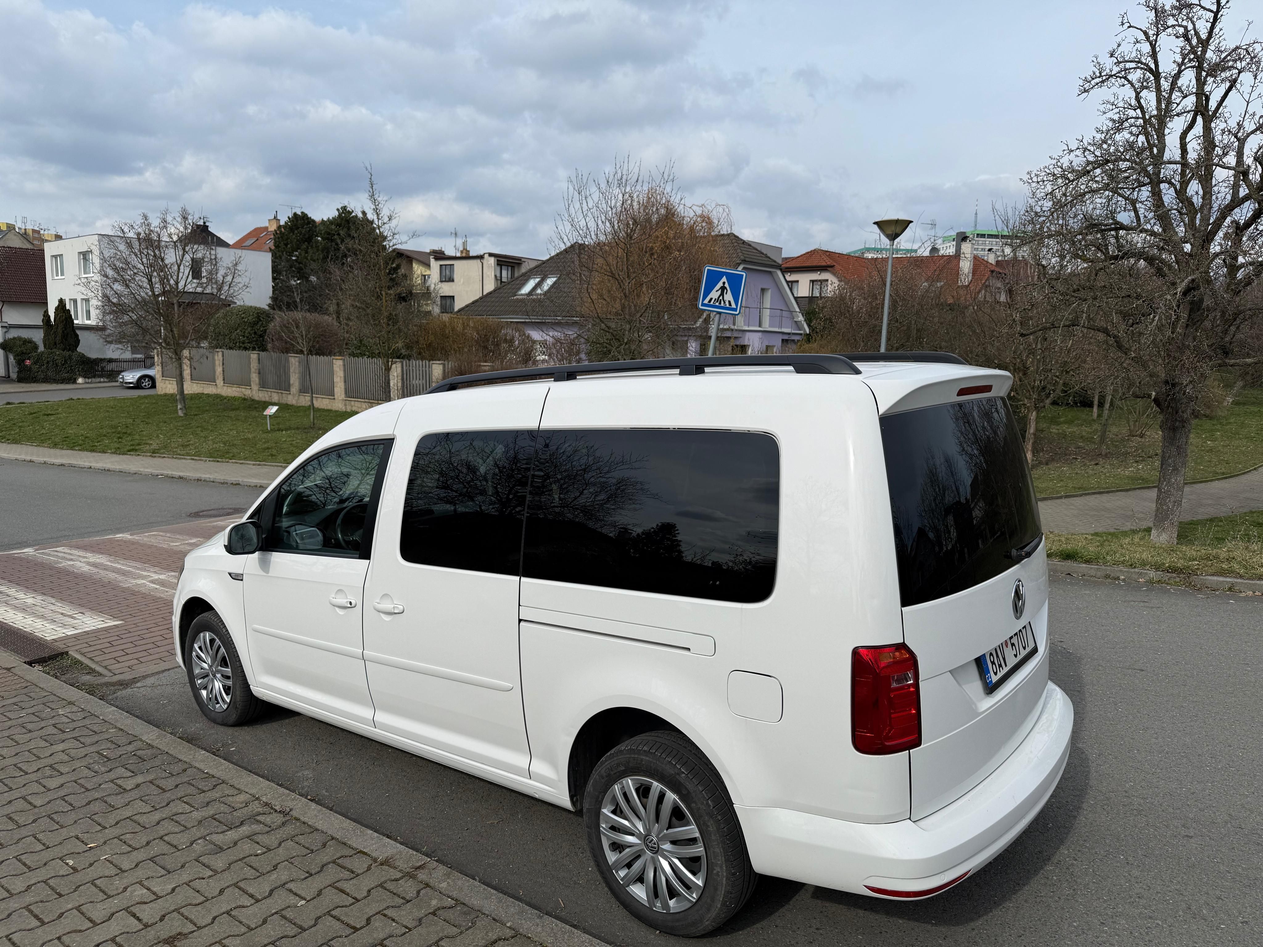 Volkswagen Caddy, Long 2.0tdi 7míst boh.výbava - fotka 6