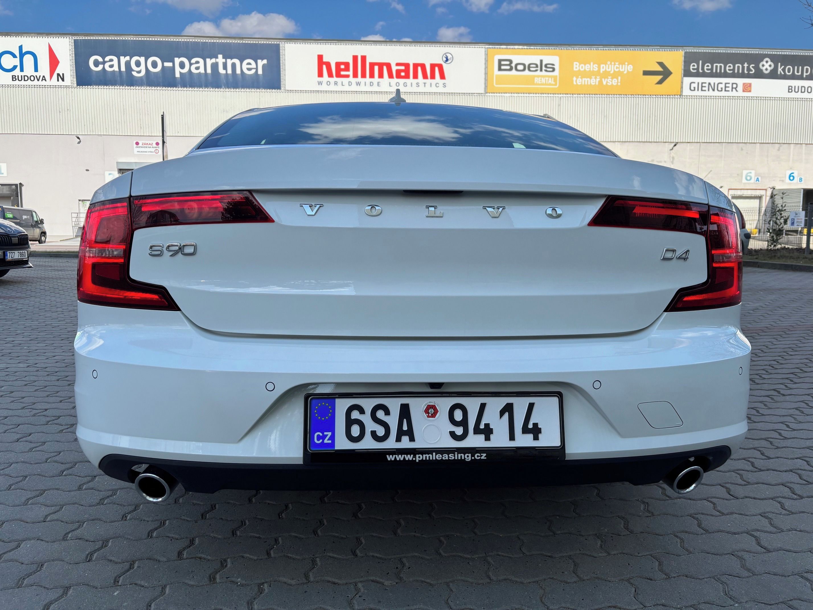 Volvo S90, 2,0D4,automat - fotka 4