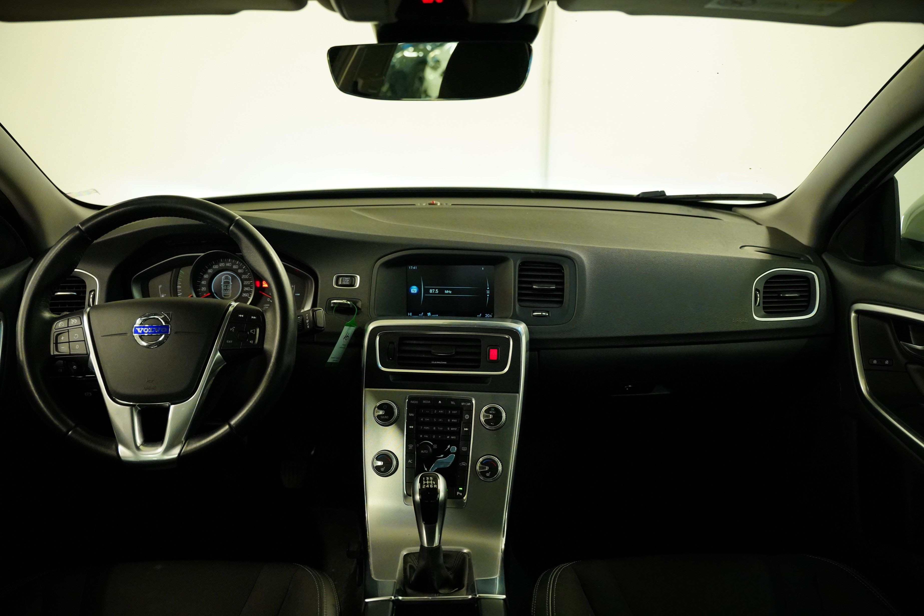 Volvo S60, 2.0 T3 112 kW Momentum - fotka 5