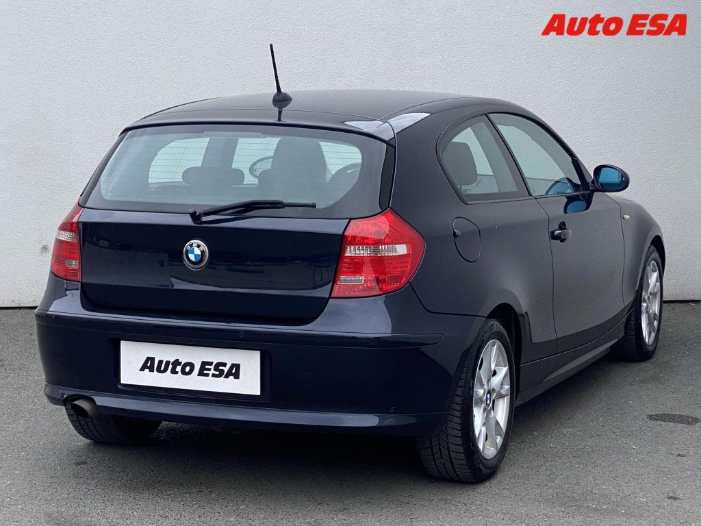 BMW Řada 1, 2.0d 118d,AC,výhřev sed. - fotka 4