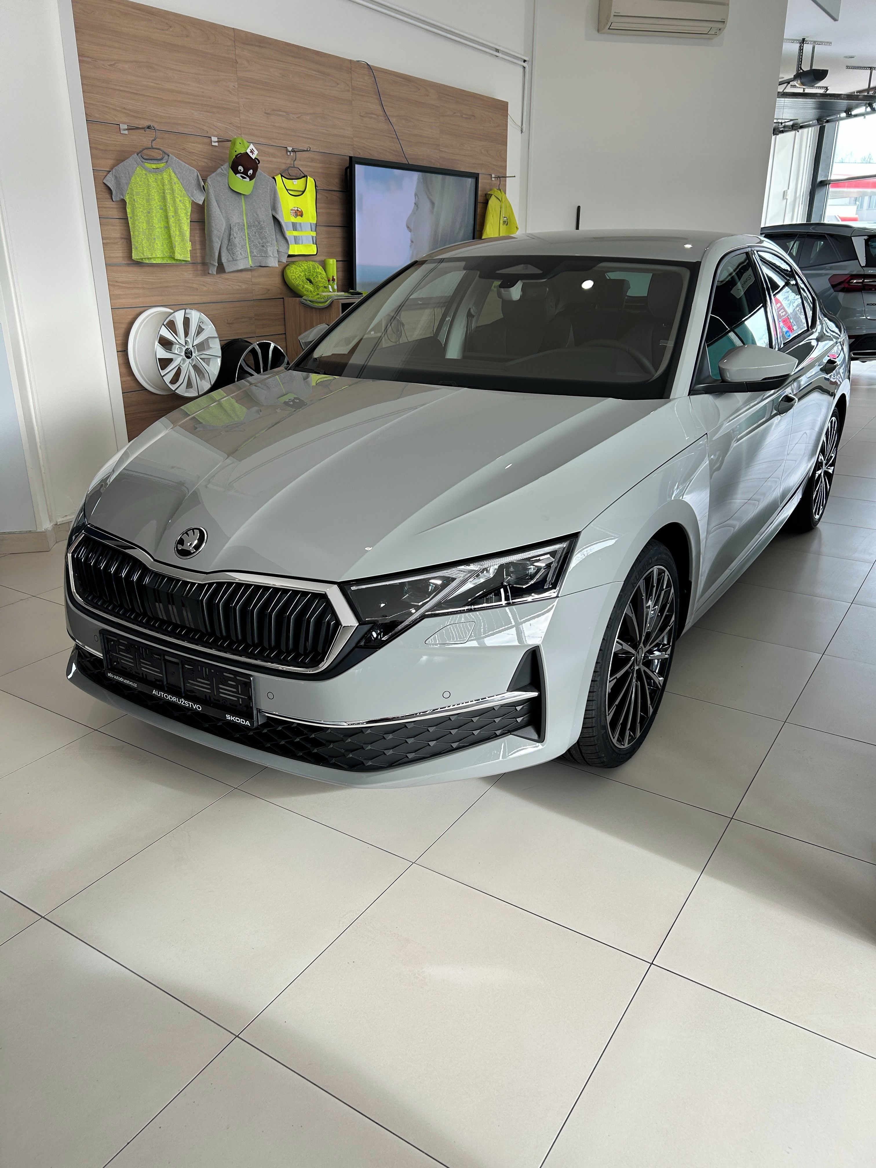 Škoda Octavia, Dynamic 1.5 TSI m-HEV DSG