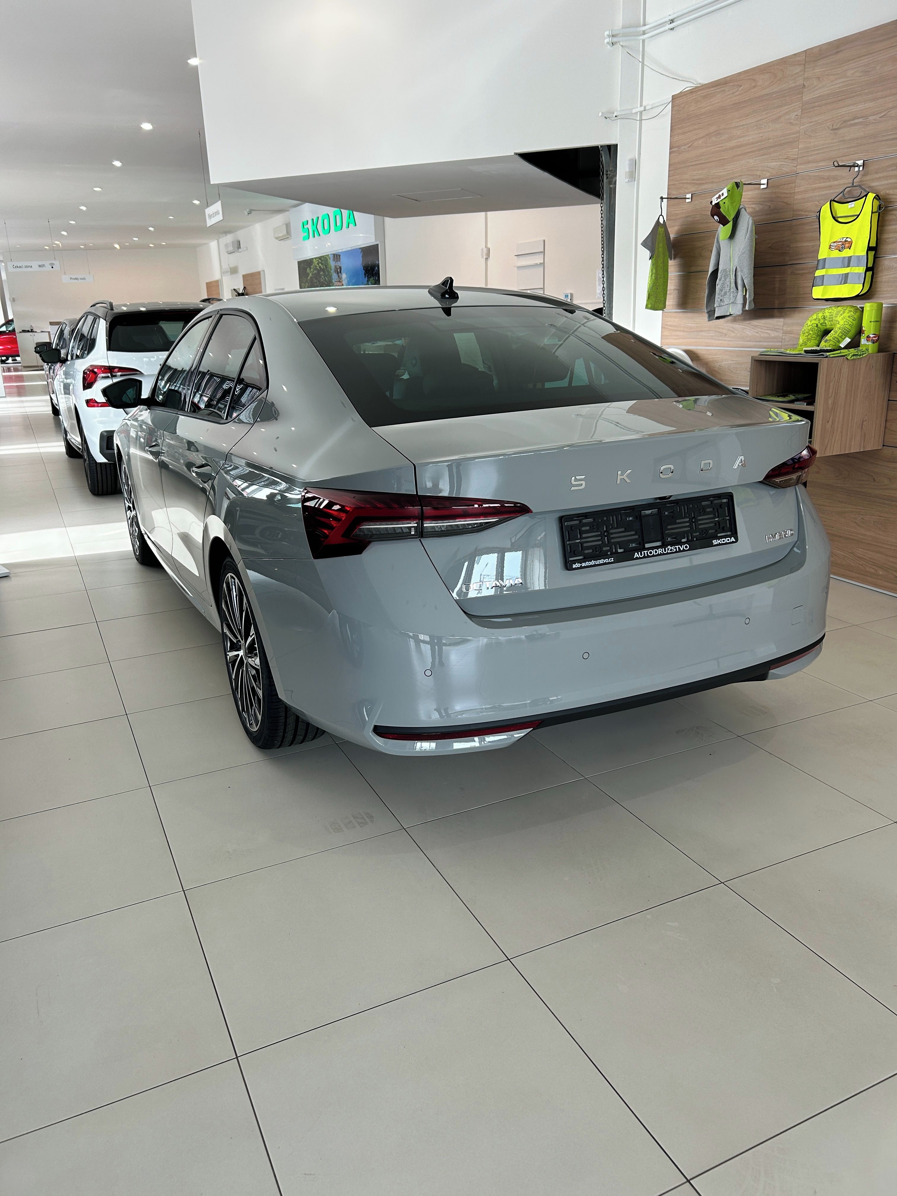 Škoda Octavia, Dynamic 1.5 TSI m-HEV DSG - fotka 4