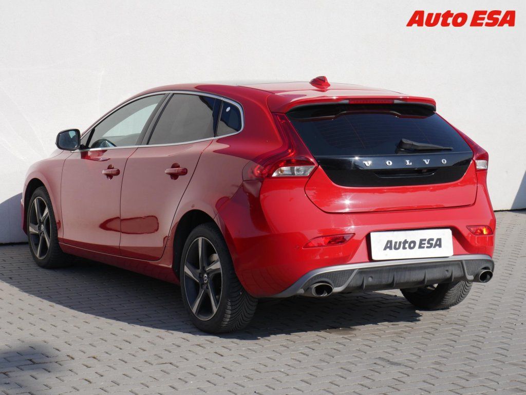 Volvo V40, 2.0 i,AT,navi - fotka 6