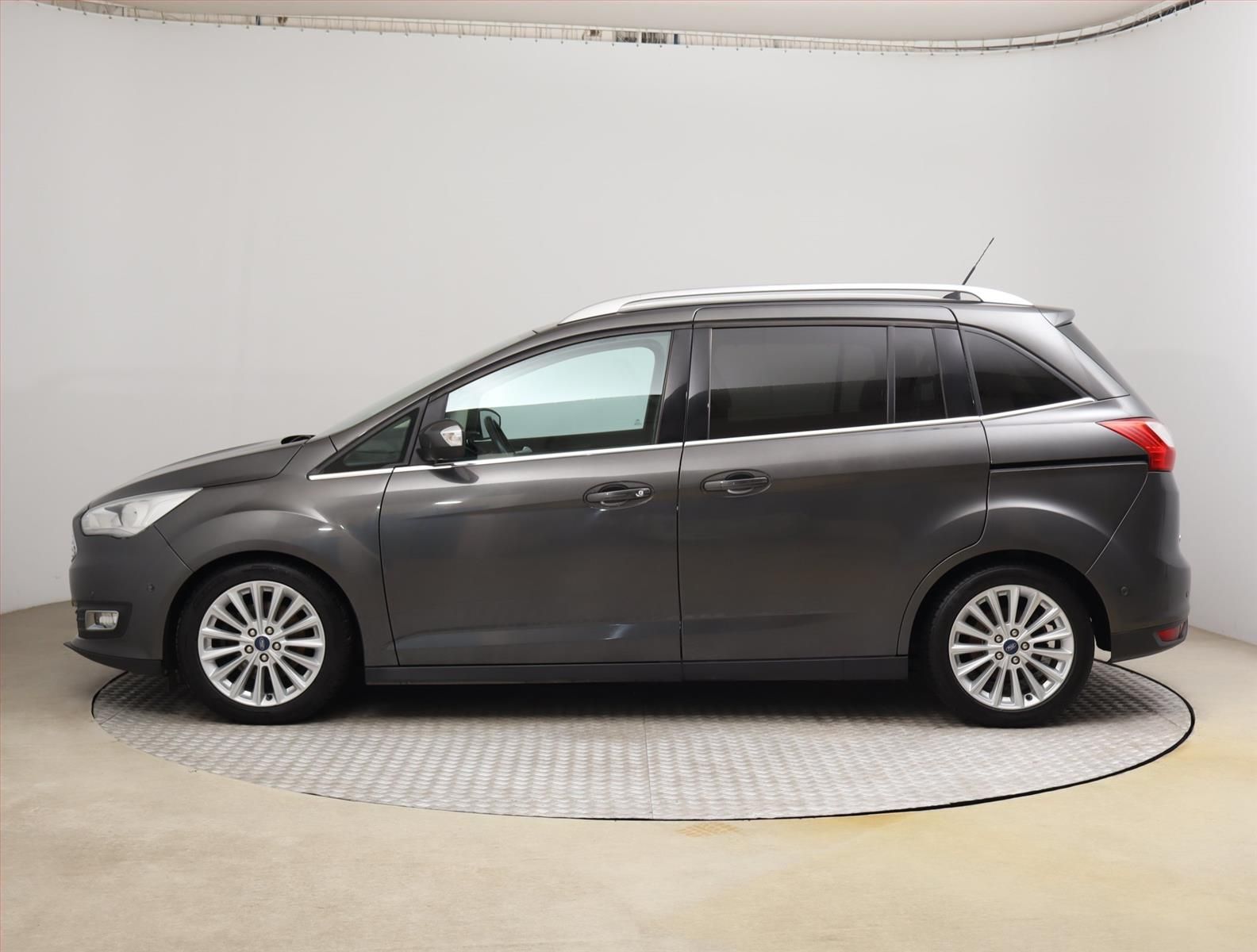 Ford Grand C-MAX, 1.0 EcoBoost, ČR,1.maj - fotka 3