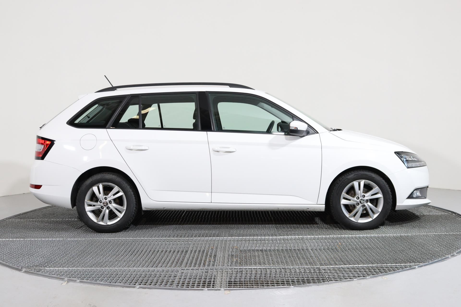 Škoda Fabia, COMBI AMBITION 1,0 TSI 70 kW - fotka 3