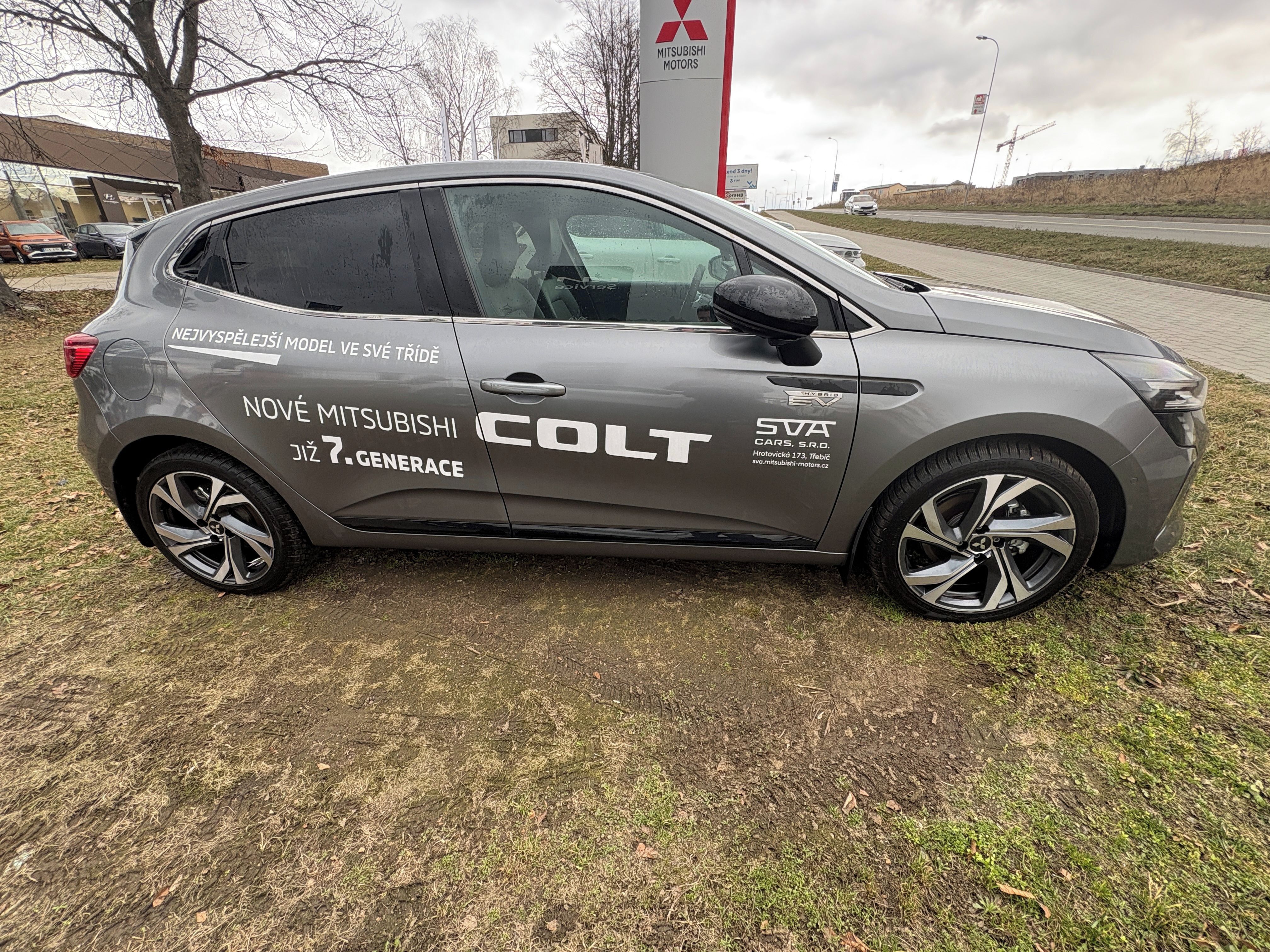 Mitsubishi Colt, 1.6 HEV INSTYLE - fotka 4