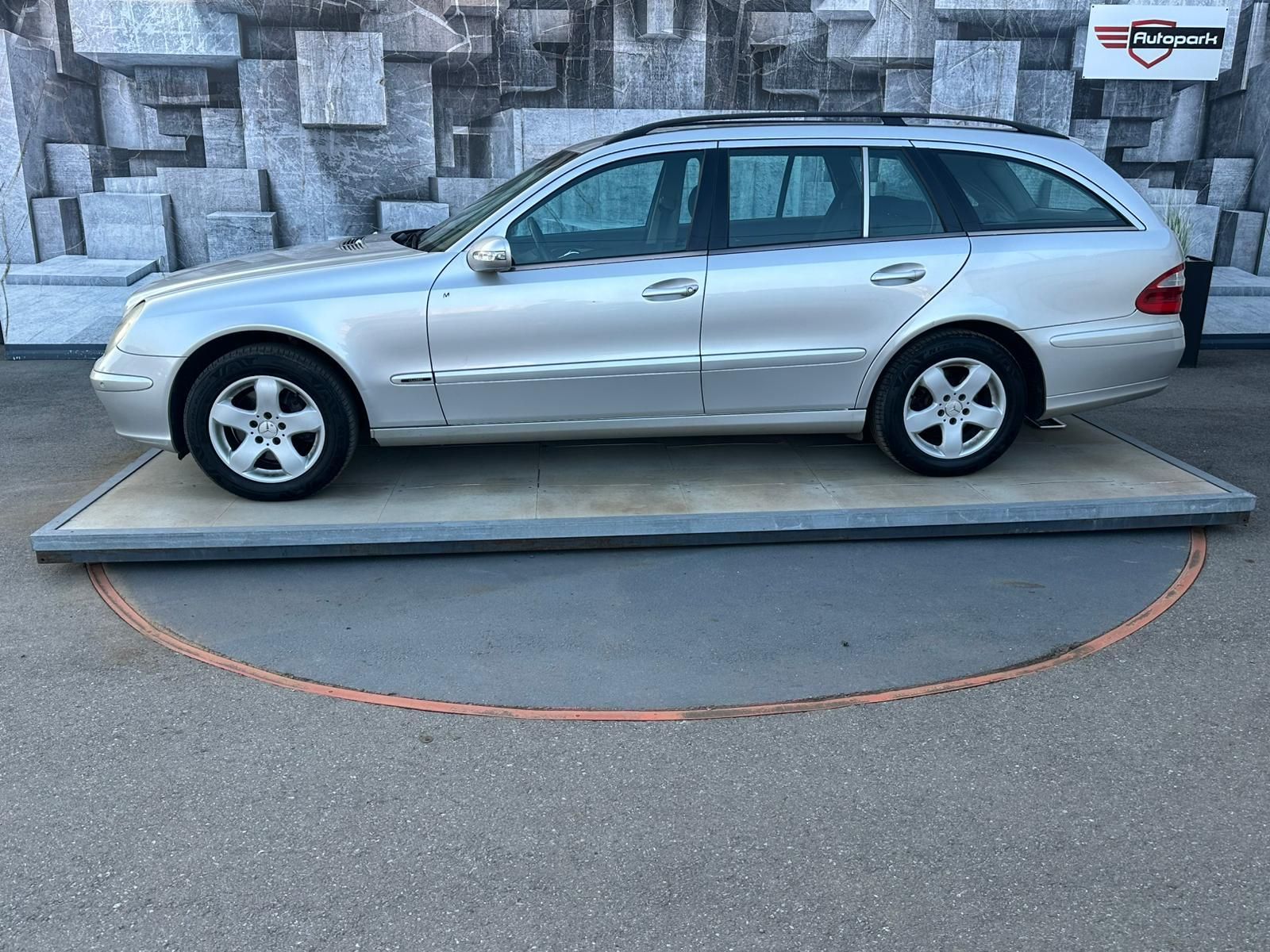 Mercedes-Benz Třídy E, E320CDi,150KW, VYHŘ.SED.,TEMP. - fotka 4
