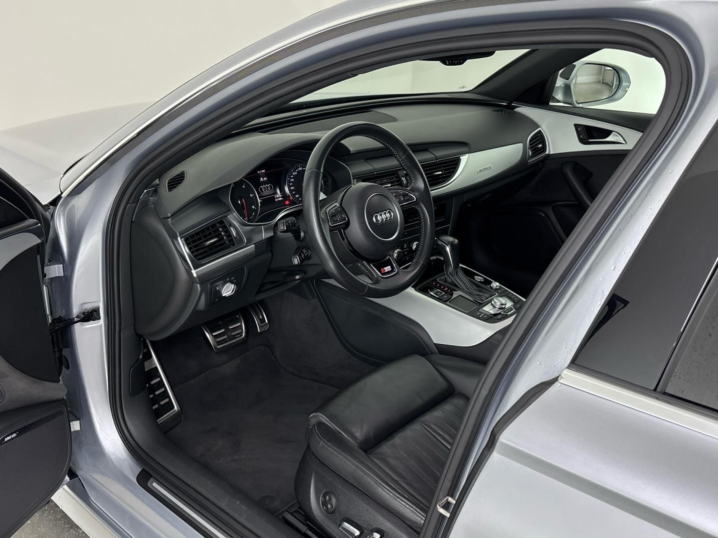 Audi A6 Avant, 3.0 TDI / 200 kW quattro S tro - fotka 6
