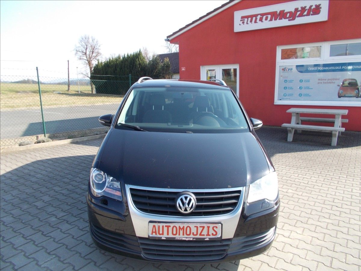 Volkswagen Touran, 1,9 TDI DIGIKLIMA 7 MÍST NOVÁ - fotka 2