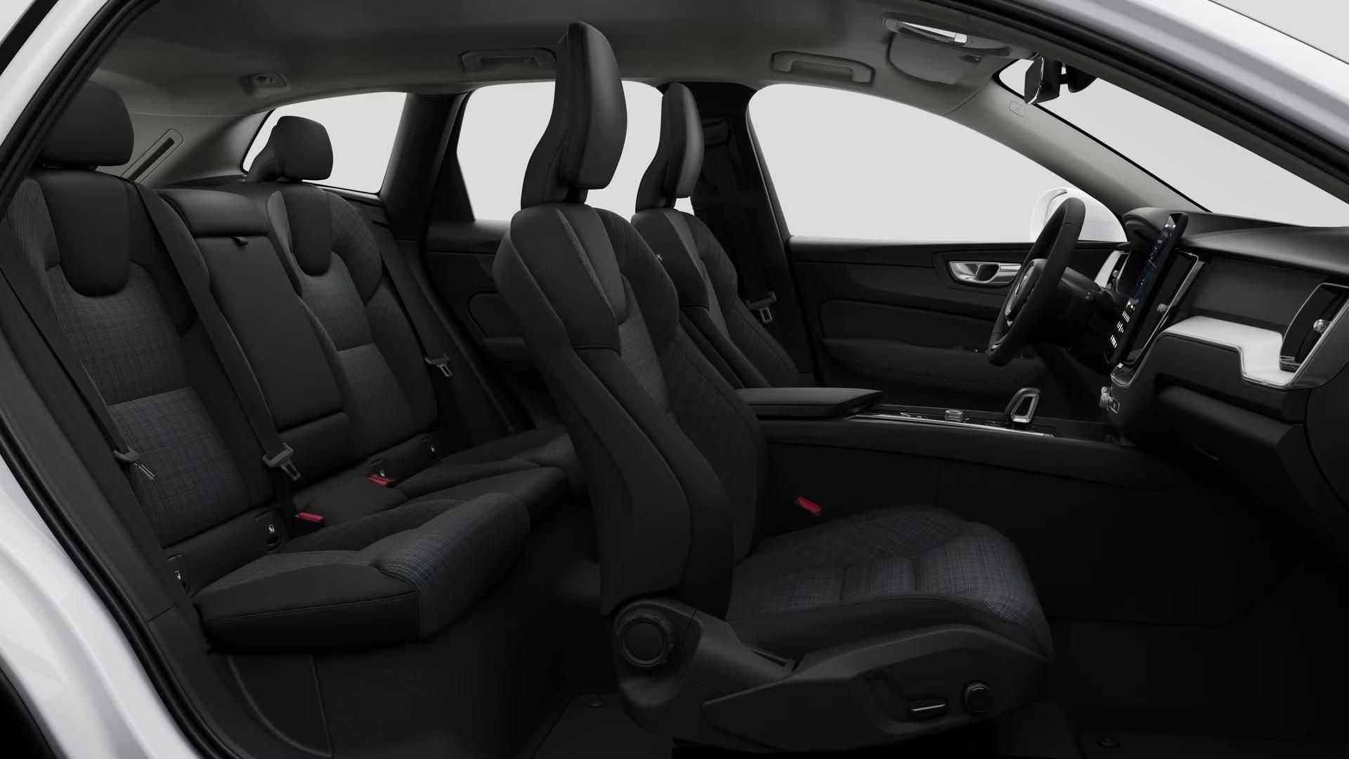 Volvo XC60, B5 AWD AUT ESSENTIAL - fotka 3