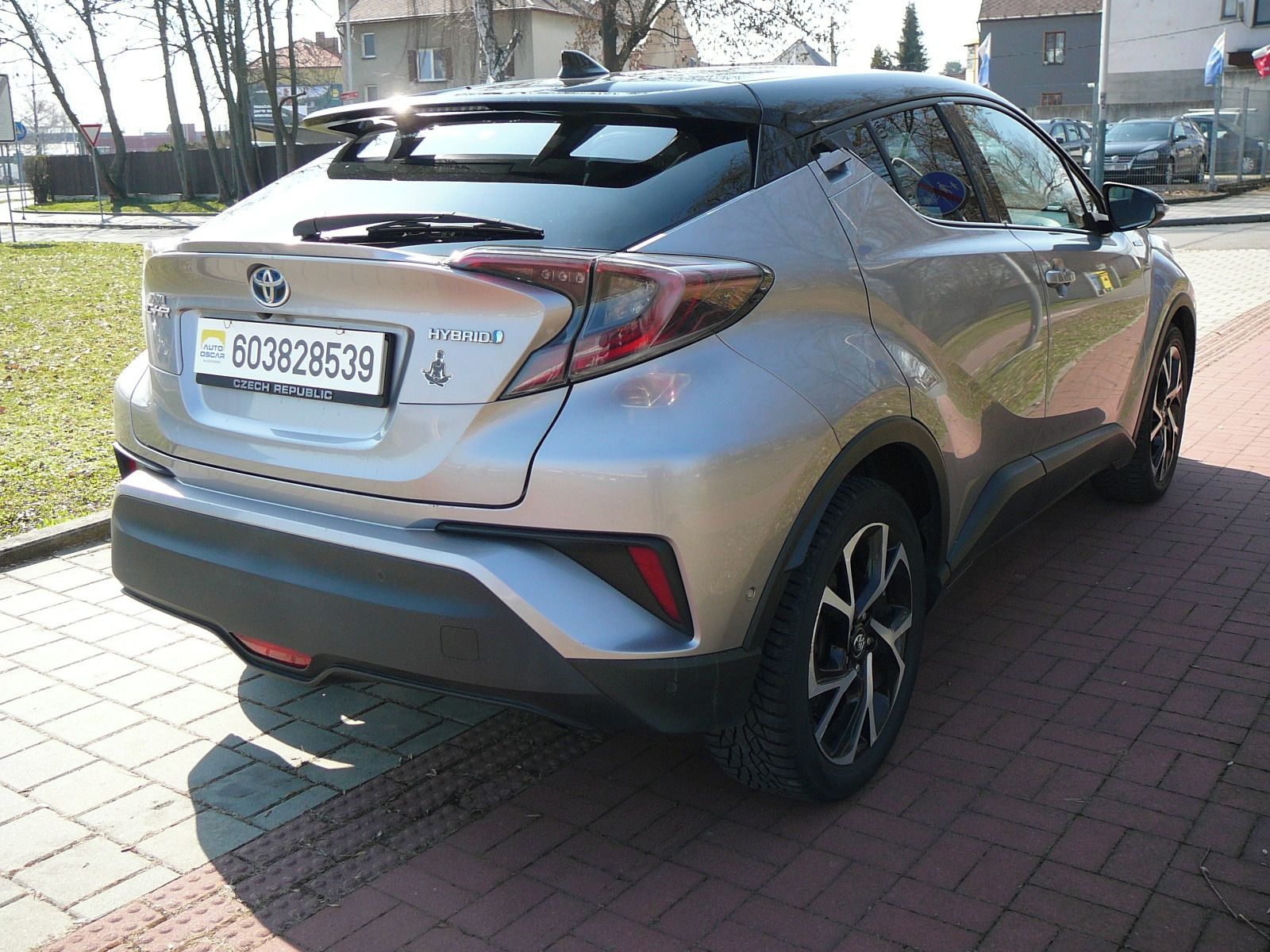 Toyota C-HR, 18i Hybrid AUT 1MAJ ČR - fotka 6