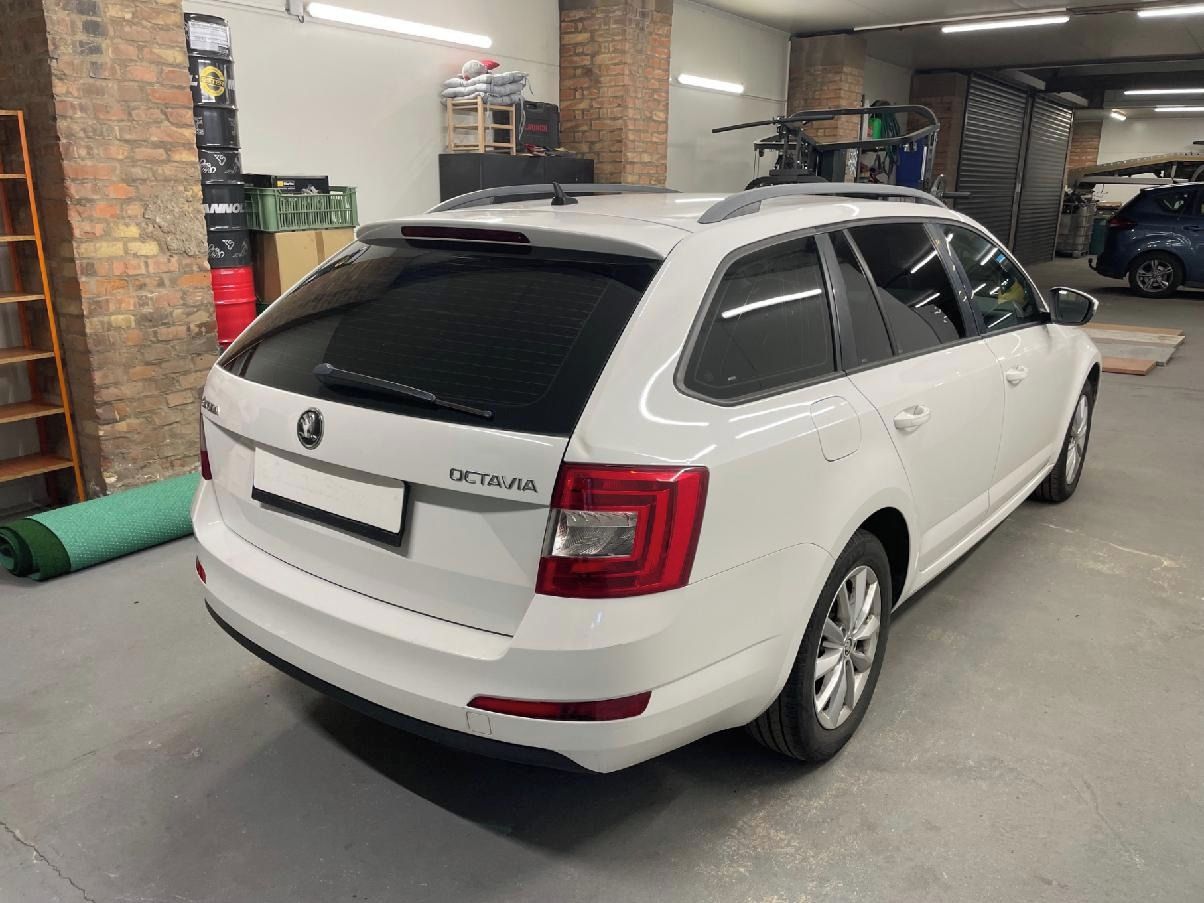 Škoda Octavia, 2,0TDi-110kw-DSG-prav - servis - fotka 4