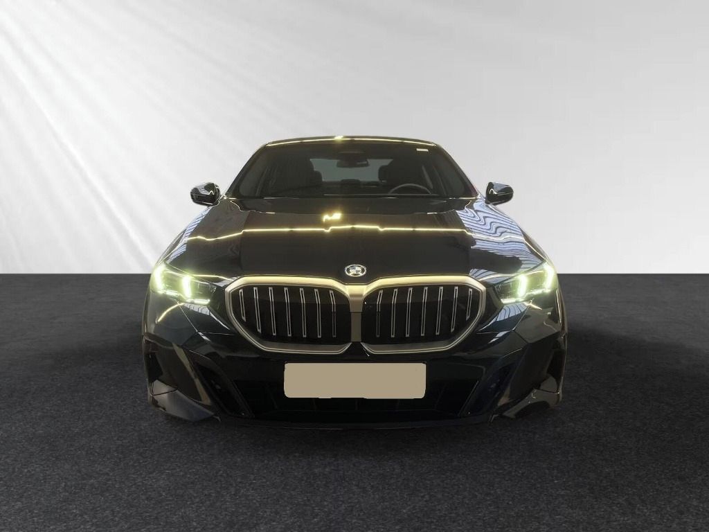 BMW Řada 5, 530 e M Sport*Navi*360°kamera* - fotka 3