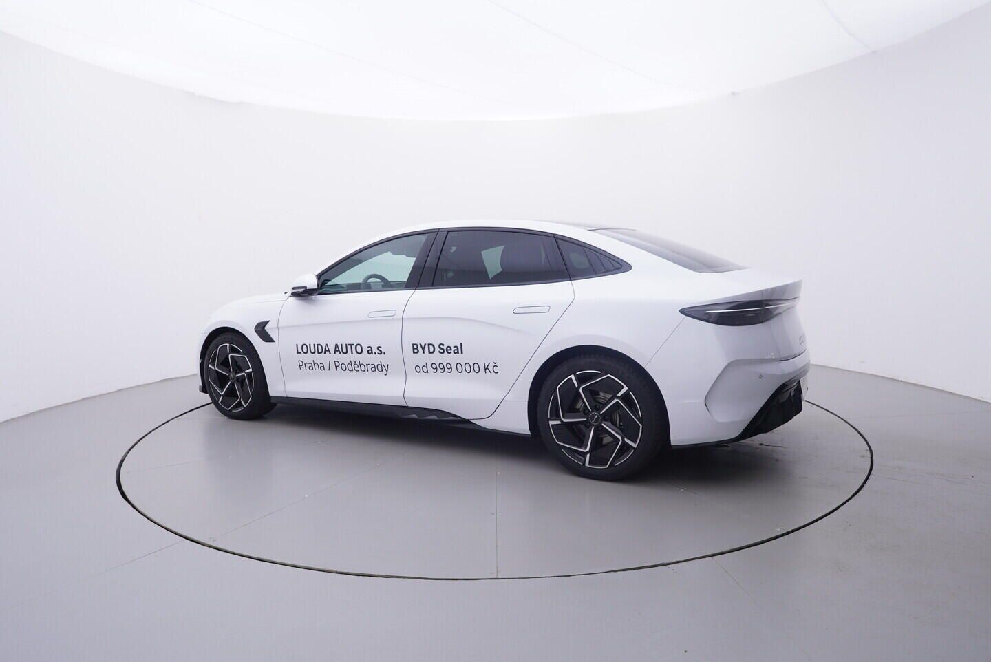 BYD Seal, Excellence AWD 82,5 kWh 390 kW - fotka 3