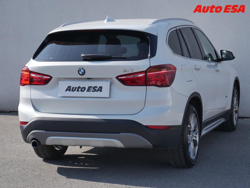 BMW X1, 2.0 d,2.maj,ČR,X-Line,AT - fotka 4