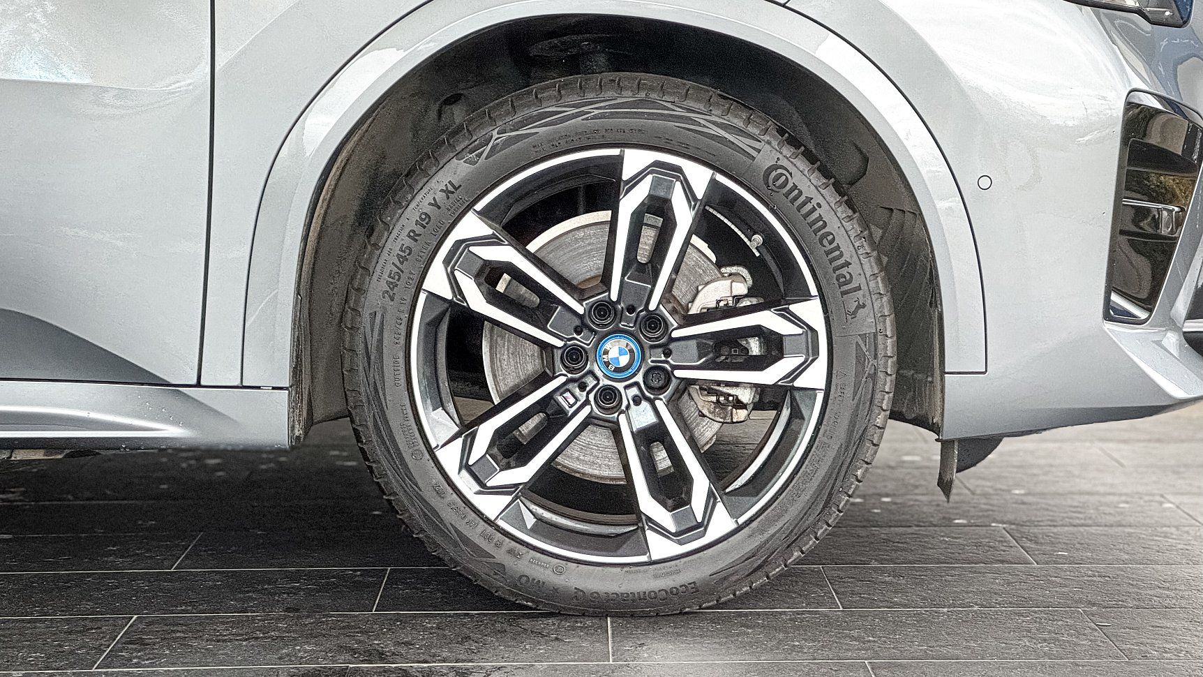 BMW iX2 - fotka 4