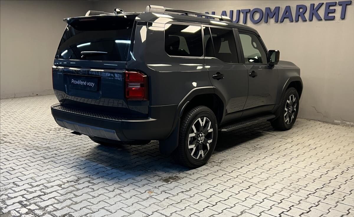 Toyota Land Cruiser, 2,8 AT INVINCIBLE - fotka 2