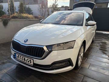 2.0TDi, DSG, Style Plus,Matrix