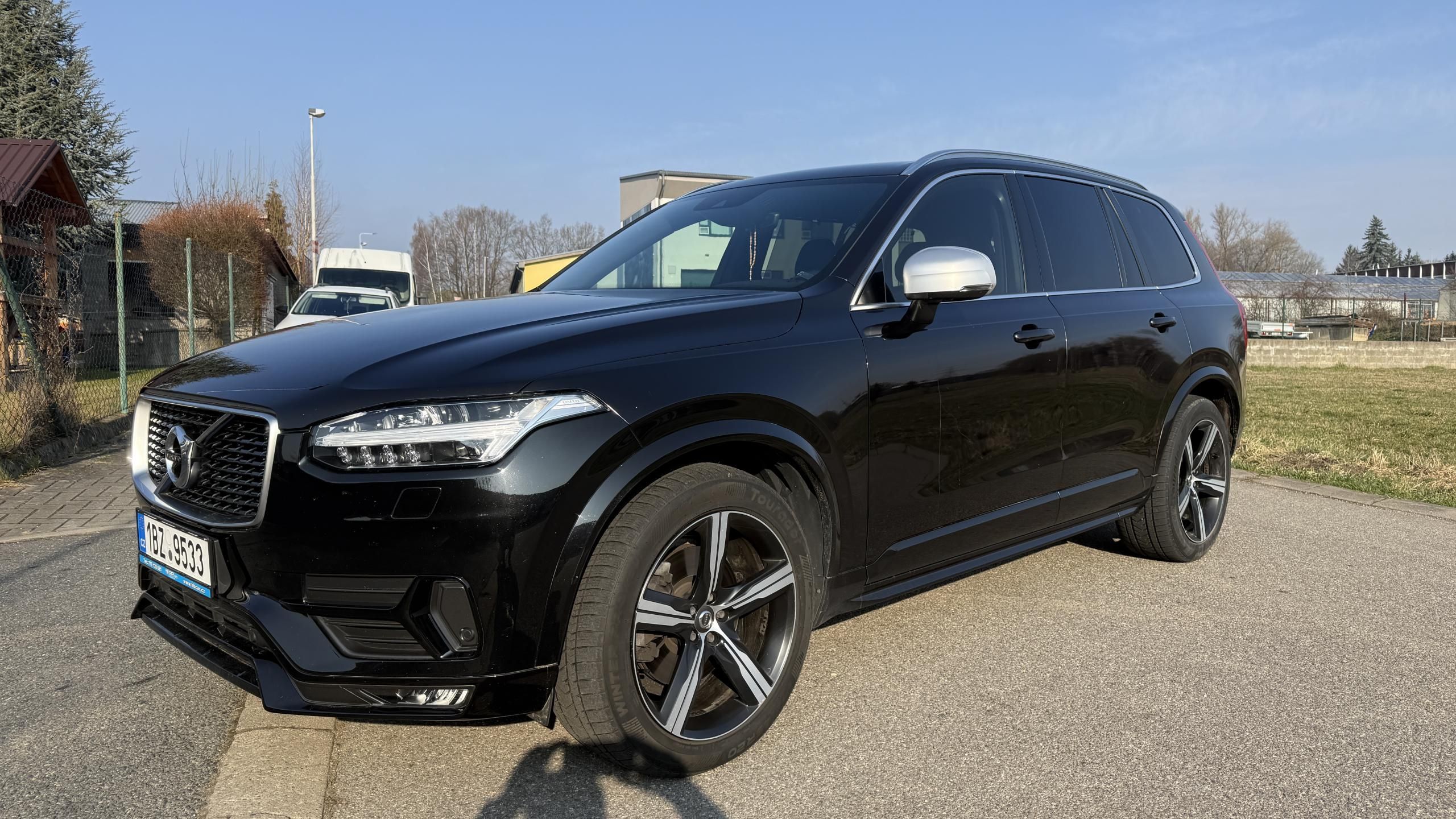 Volvo XC90, D5 R-DESIGN SERVIS VOLVO