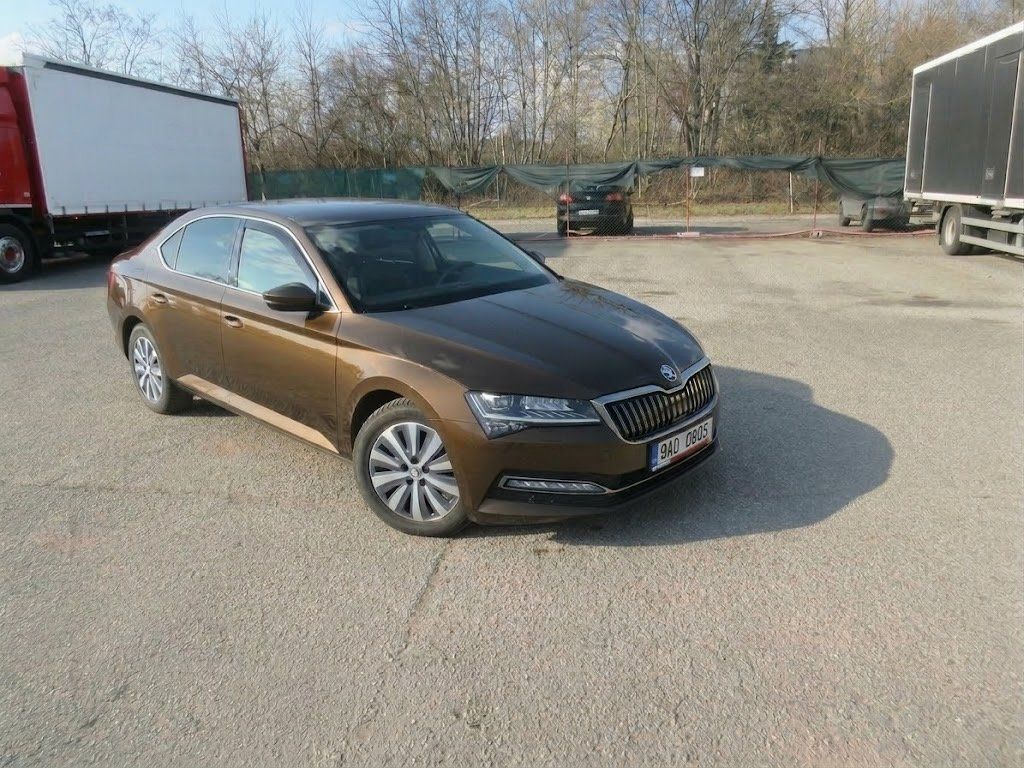 Škoda Superb, 2.0 TDI 110kW  Style DSG, tažn - fotka 3