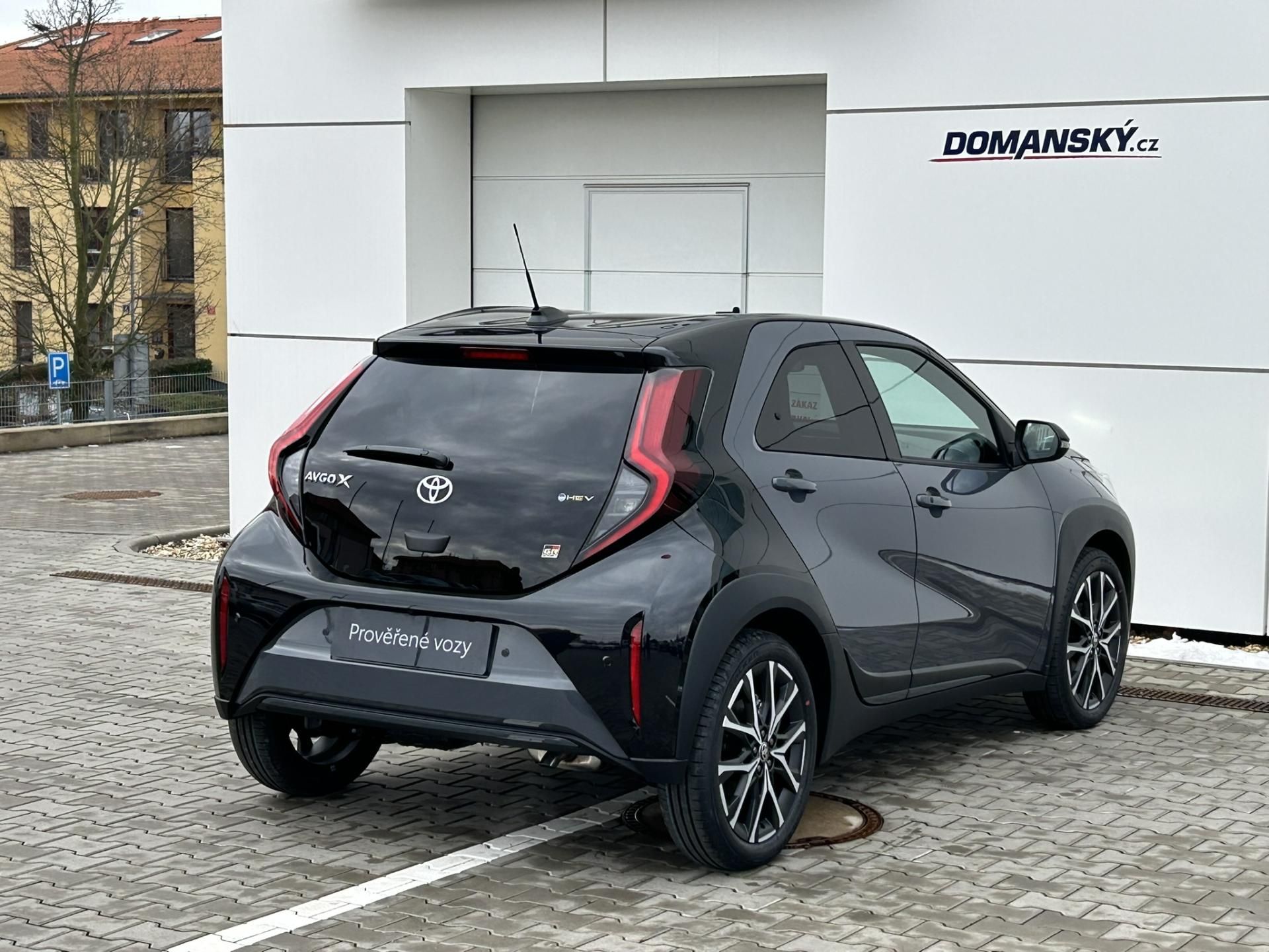 Toyota Aygo, X GR SPORT 1,5 HEV AT - fotka 4