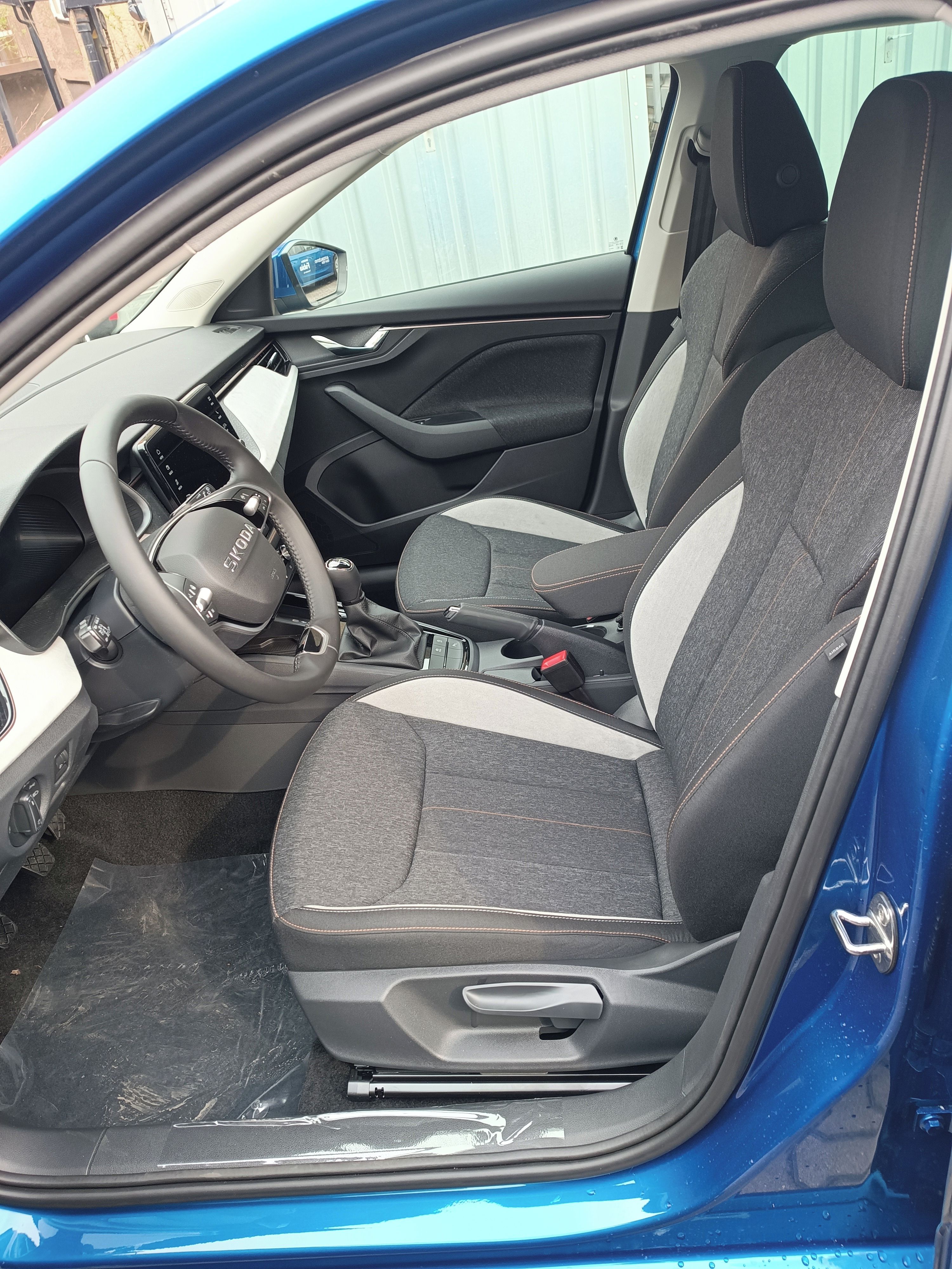 Škoda Scala, Top Select. 1,5 TSI 110kw 6man - fotka 5