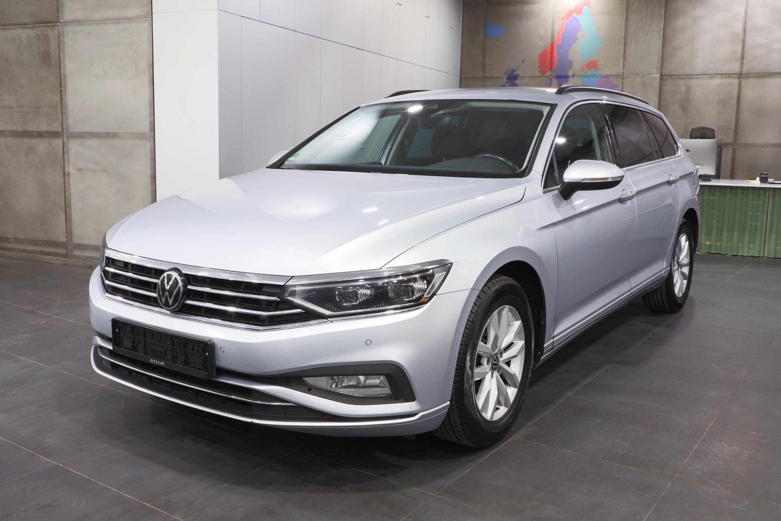 Volkswagen Passat Variant, 2.0 TDI 110kW DSG / Matrix - fotka 2