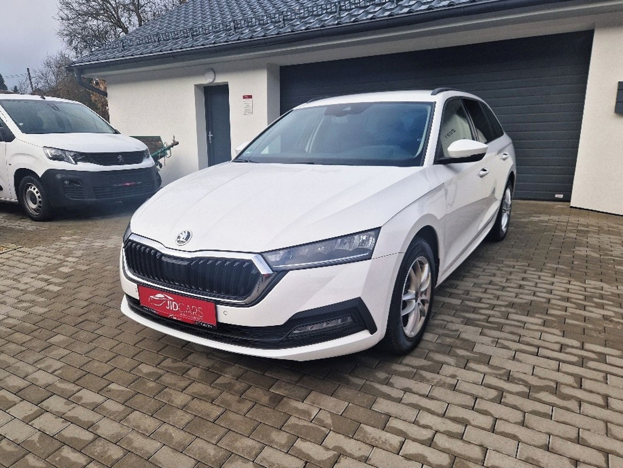 Škoda Octavia, 2.0 TDi (110 kW), LED, DSG - fotka 2