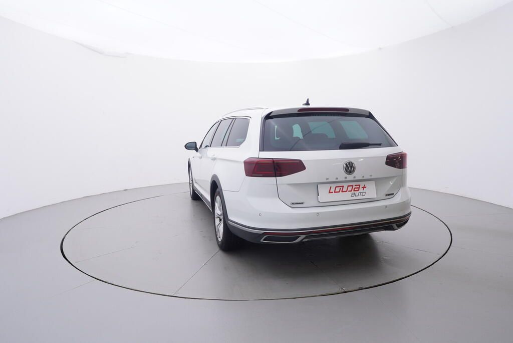 Volkswagen Passat, 2.0 TSI 200 kW - fotka 4