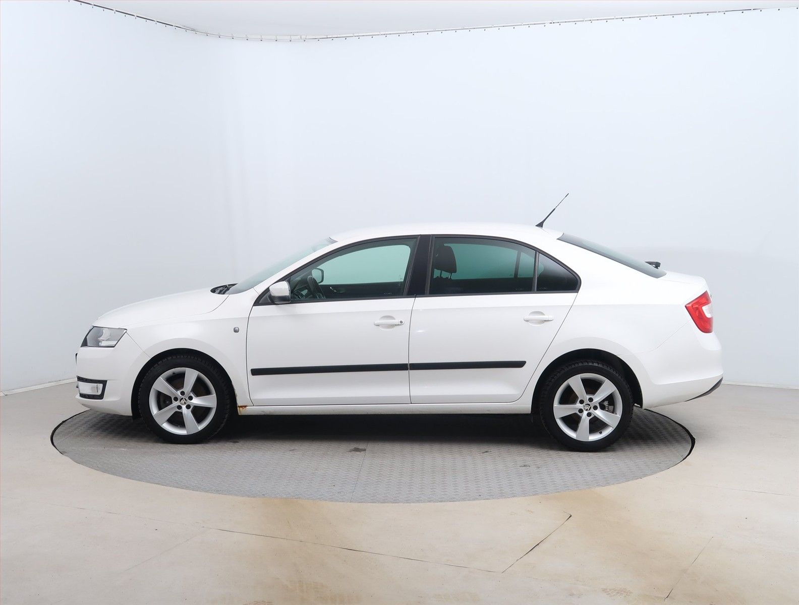 Škoda Rapid, 1.6 TDI, NOVÁ CENA, Klima - fotka 3