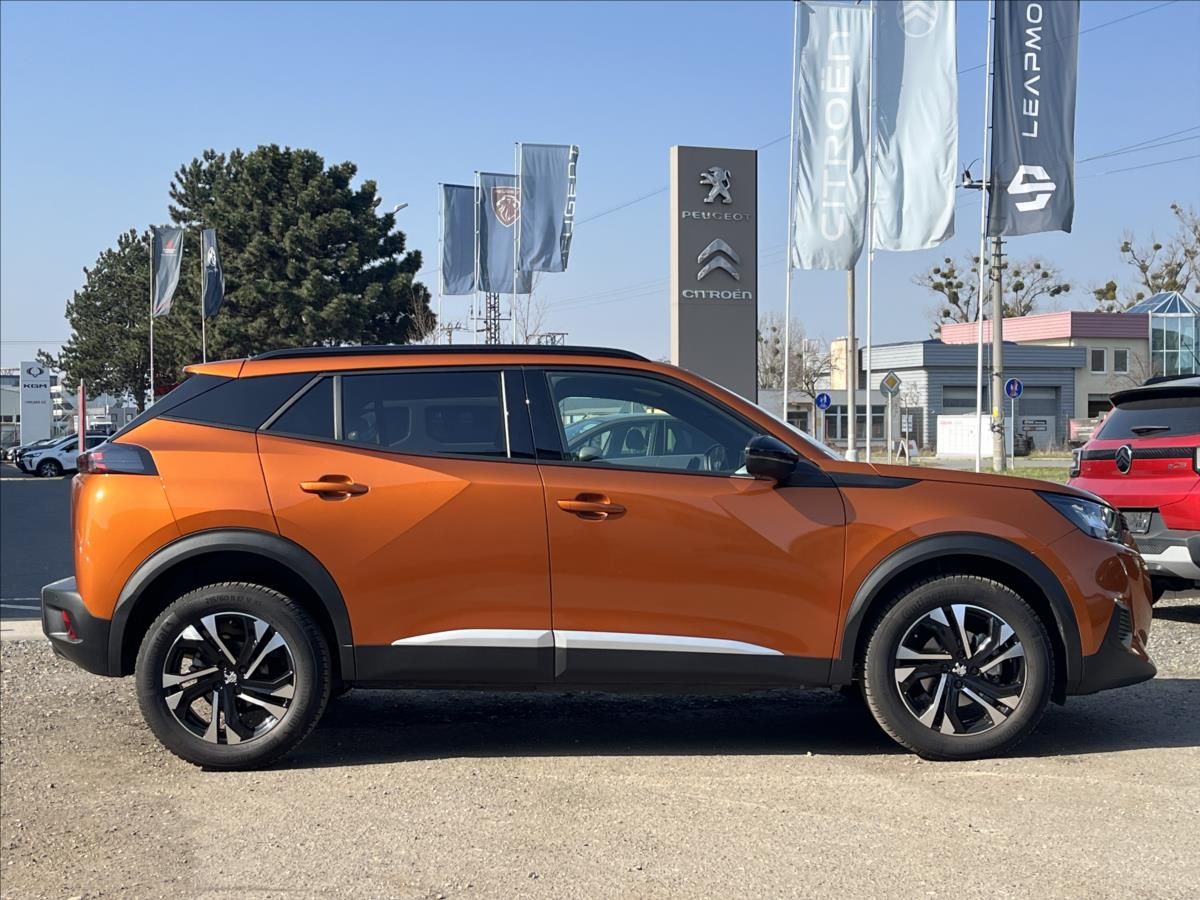 Peugeot 2008, 1,2 PT  Allure EAT8 záruka 4/2 - fotka 4