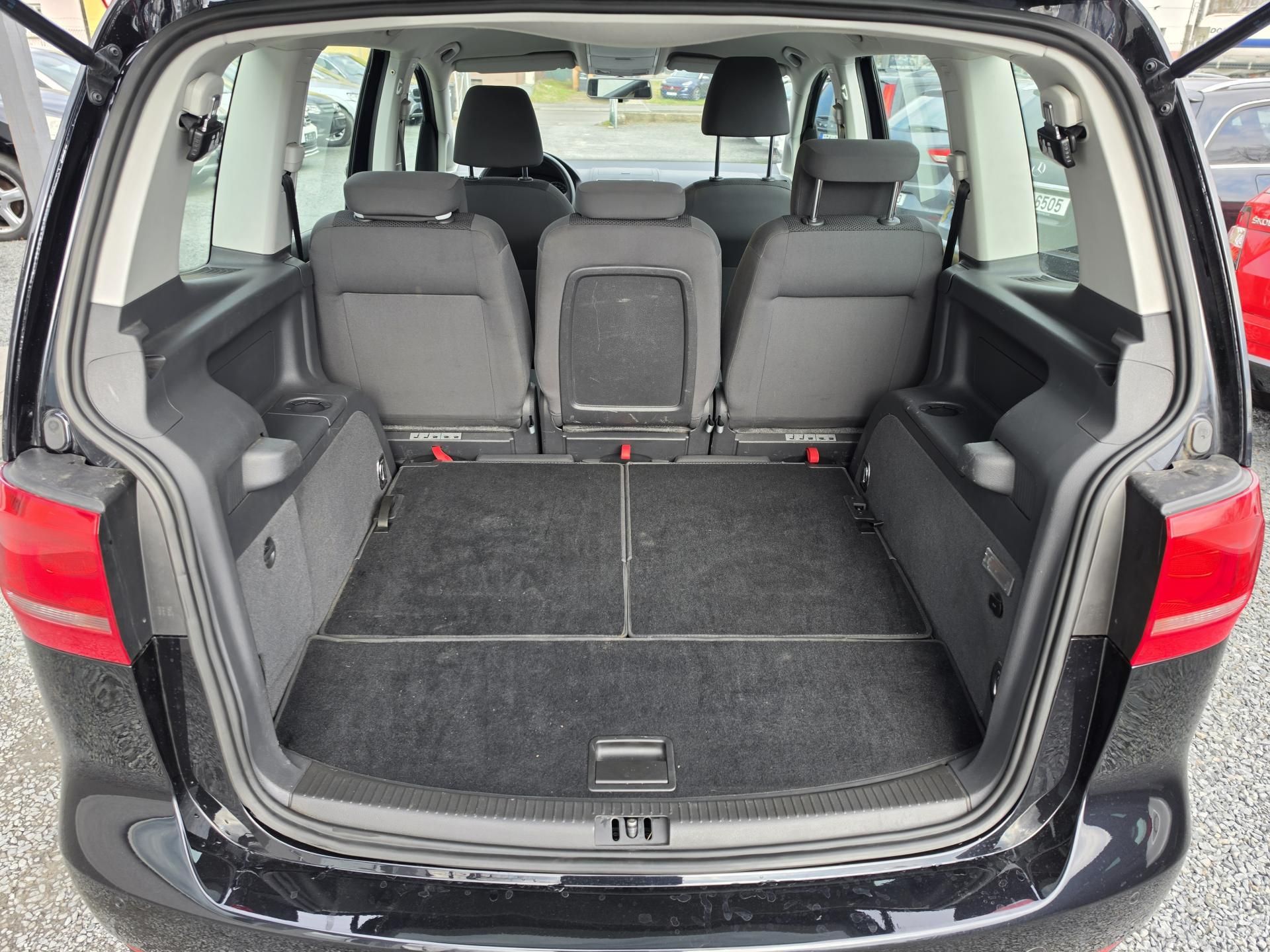 Volkswagen Touran, 1.6 TDI 7MIST DSG - fotka 5